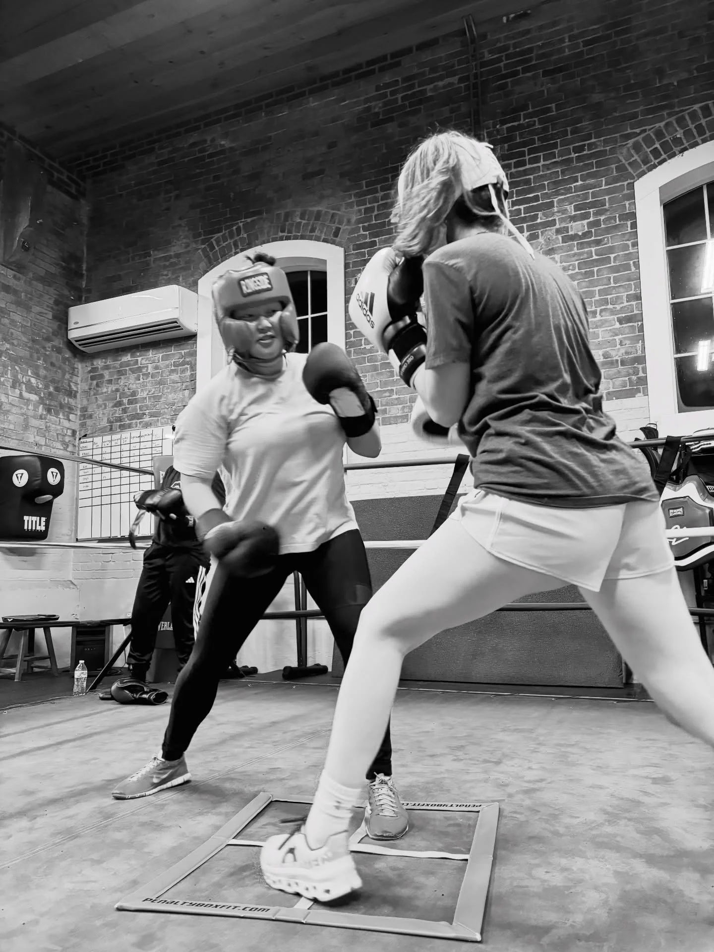 If you&rsquo;ve&hellip;

〰️fallen out of routine
〰️hit a fitness plateau
〰️struggled to stay consistent

This is your sign.

Boxing and strength classes offered daily for all experience levels. Sign up for classes on the MINDBODY app + learn more abo