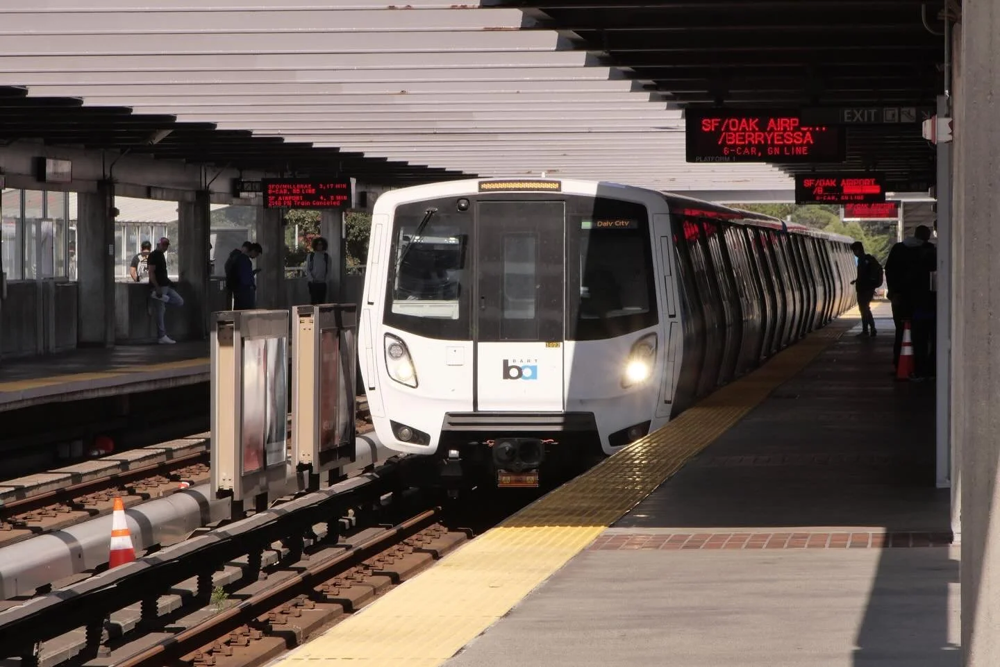 (As posted on my YT Posts)

Hello!

Sorry for the lack of content in the last two weeks, I have been having a busy December this year, and as such it's been difficult to find opportunities to film. I'll try and get at least one more video out before 