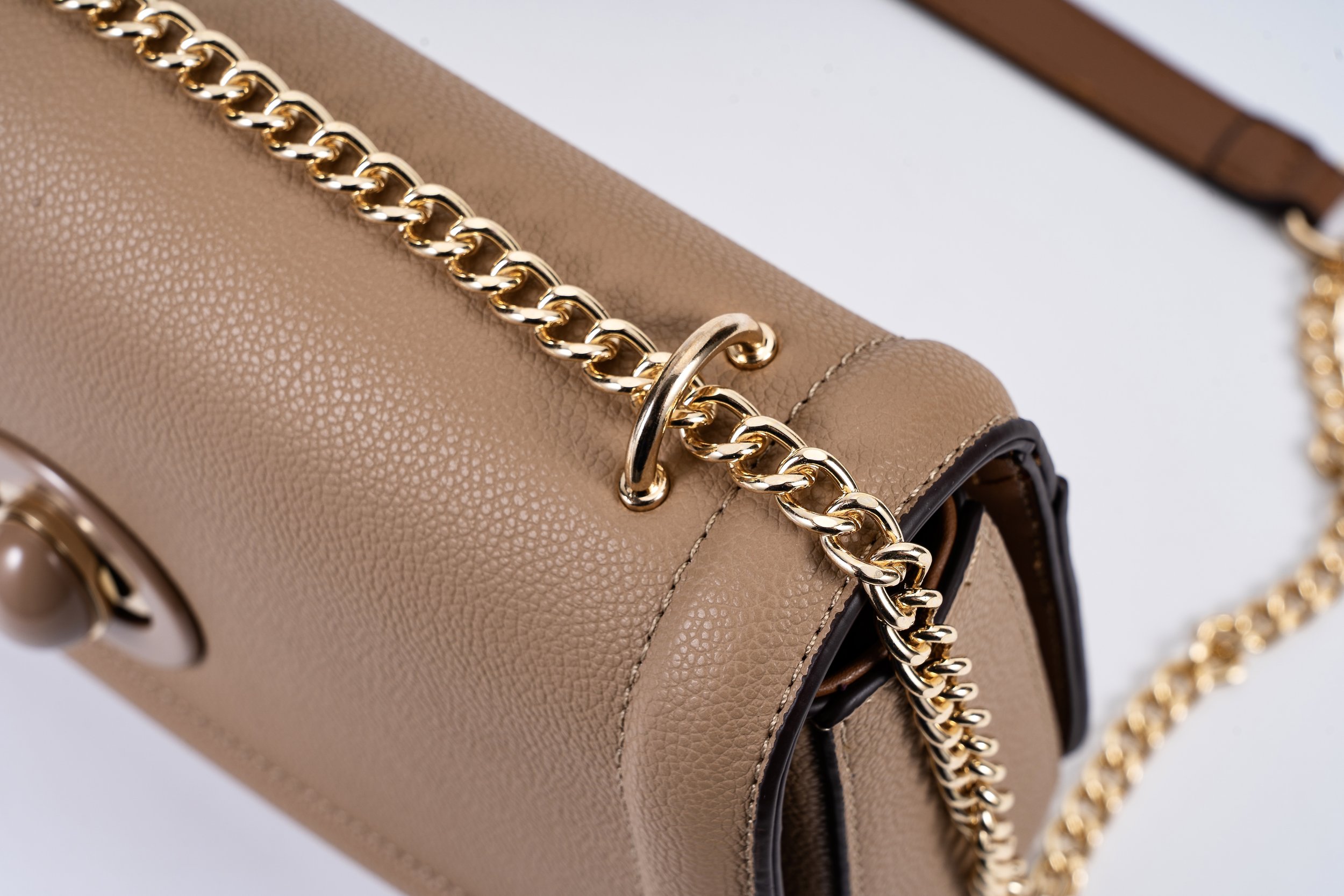 Classic Chain Sleek Turn-Lock Brown Handle.jpeg