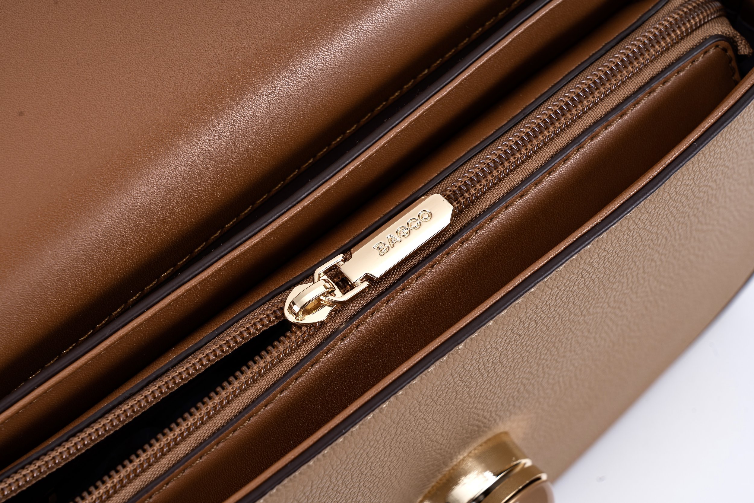 Classic Chain Sleek Turn-Lock Brown Zipper Closure.jpeg