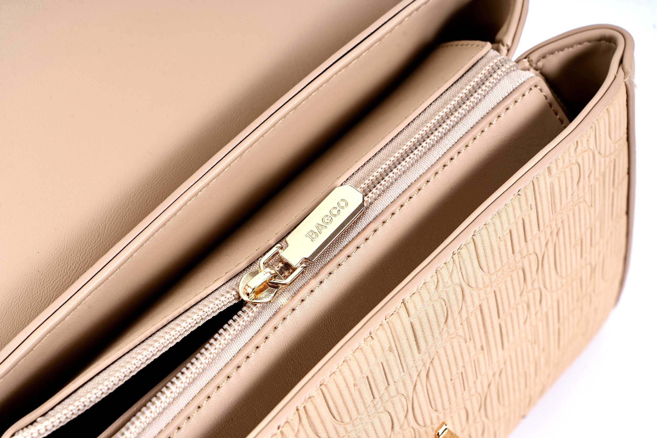 Luxury Chain Brown Zipper Closure.jpeg