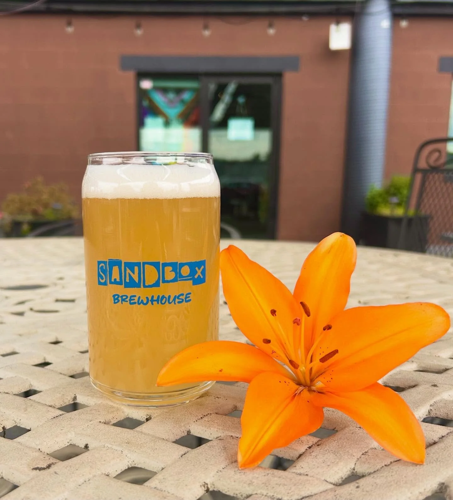 BEER RELEASE!! 

Fields of Gold is now on tap! 
Hefeweizen&hellip;4.6%
This is a silky smooth Hef that pours a beautiful light gold. Notes of banana and wheat with a clean and crisp finish. Brewed with Hallertau Perle hops and served ice cold, this i
