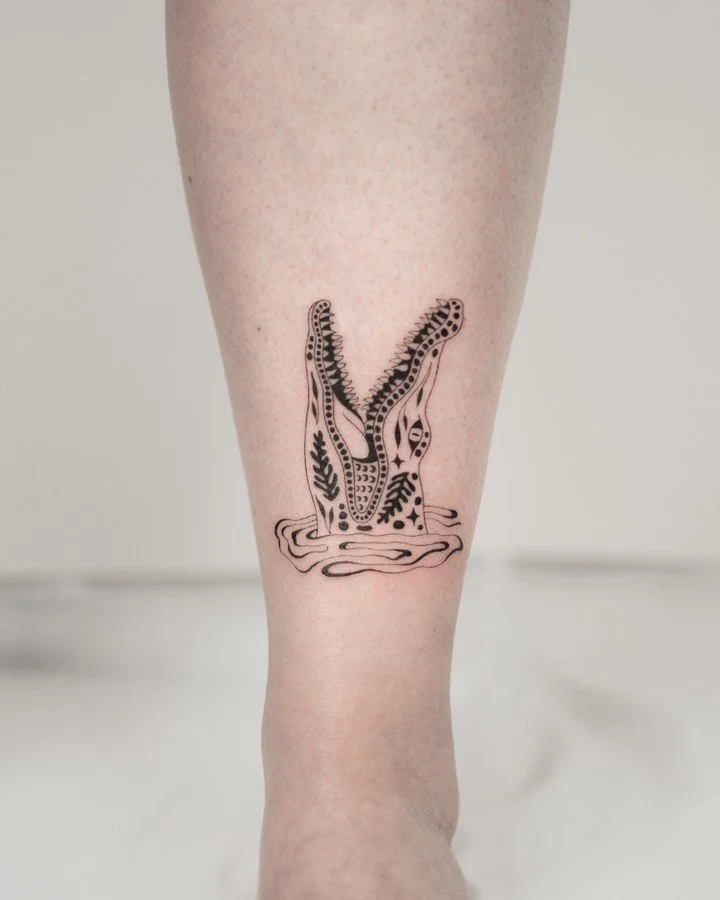 By Billie at @finetattoostudios. Ready for a new tattoo?
&bull;
For booking, contact us through DM or email 📩
&bull;
&bull;
#tattoos #tattoolife #finelinetattoo #inkjunkeyz #inkedup #seattleink #seattletattoo #tattooideas @billiestclairtattoos