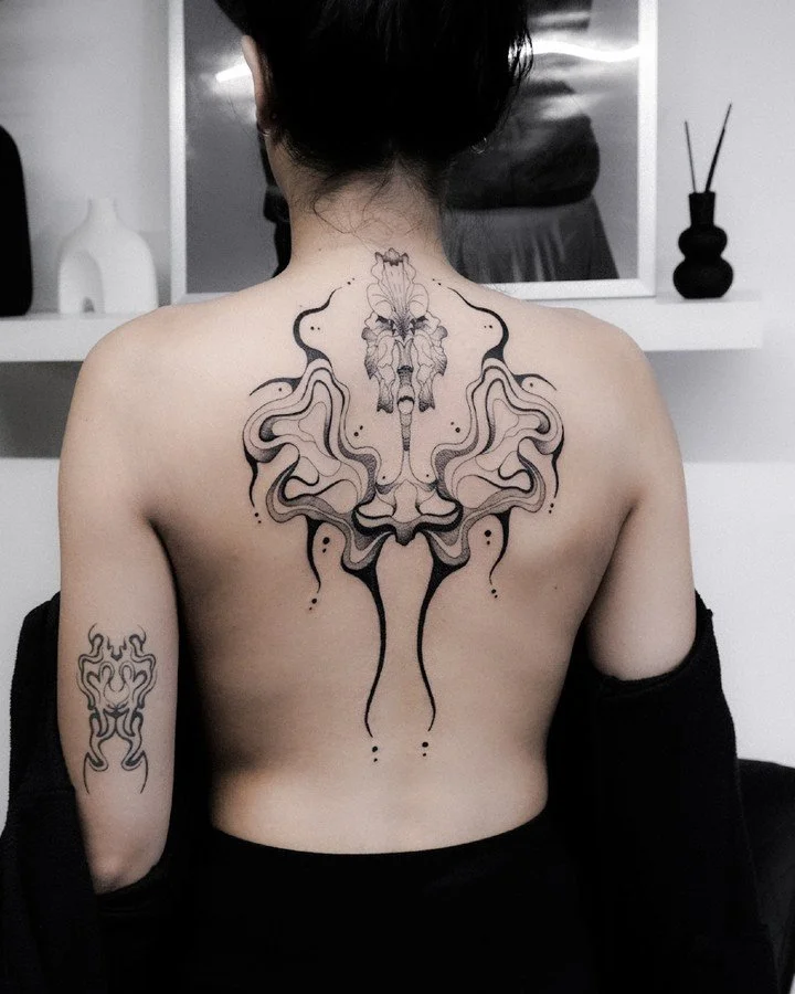 Custom work by Repta at @finetattoostudios. DM or email us for inquiries 📩
&bull;
&bull;
#tattooideas #tattooed #inkaddict #seattletattooartist #tattoolife #seattletattoo #fineline #inklife @repta.ink