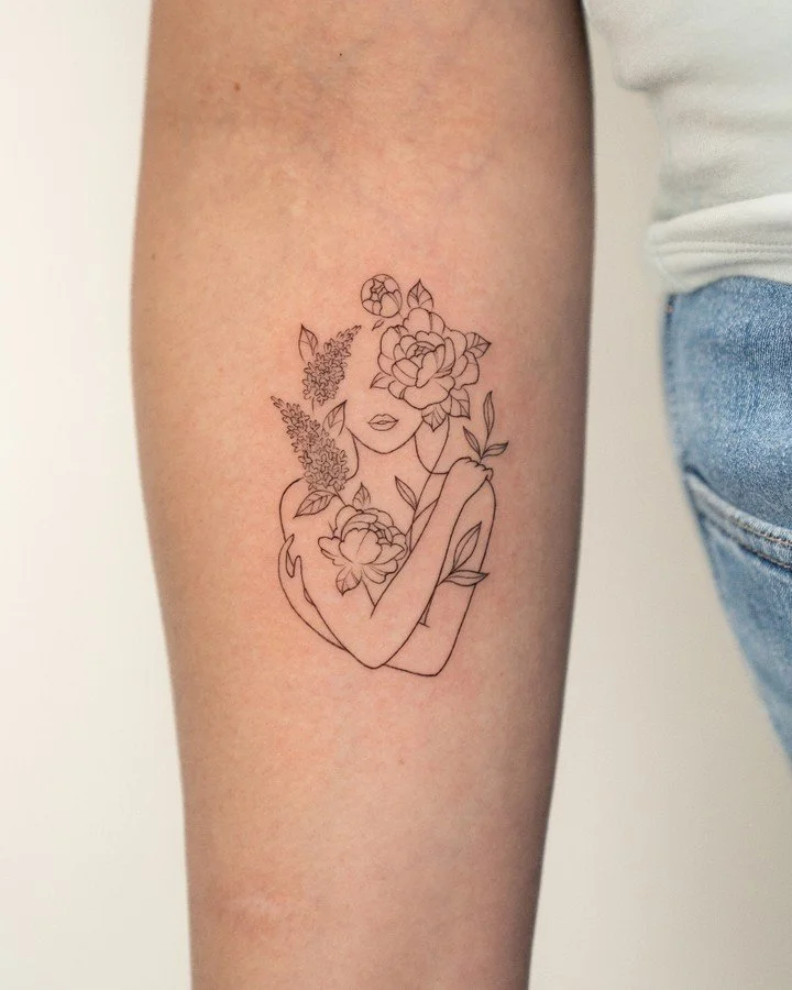 Custom work by Julia at @finetattoostudios. DM or email us for inquiries 📩
&bull;
&bull;
#tattooideas #tattooed #inkaddict #seattletattooartist #tattoolife #seattletattoo #fineline #inklife @franka_tattoo