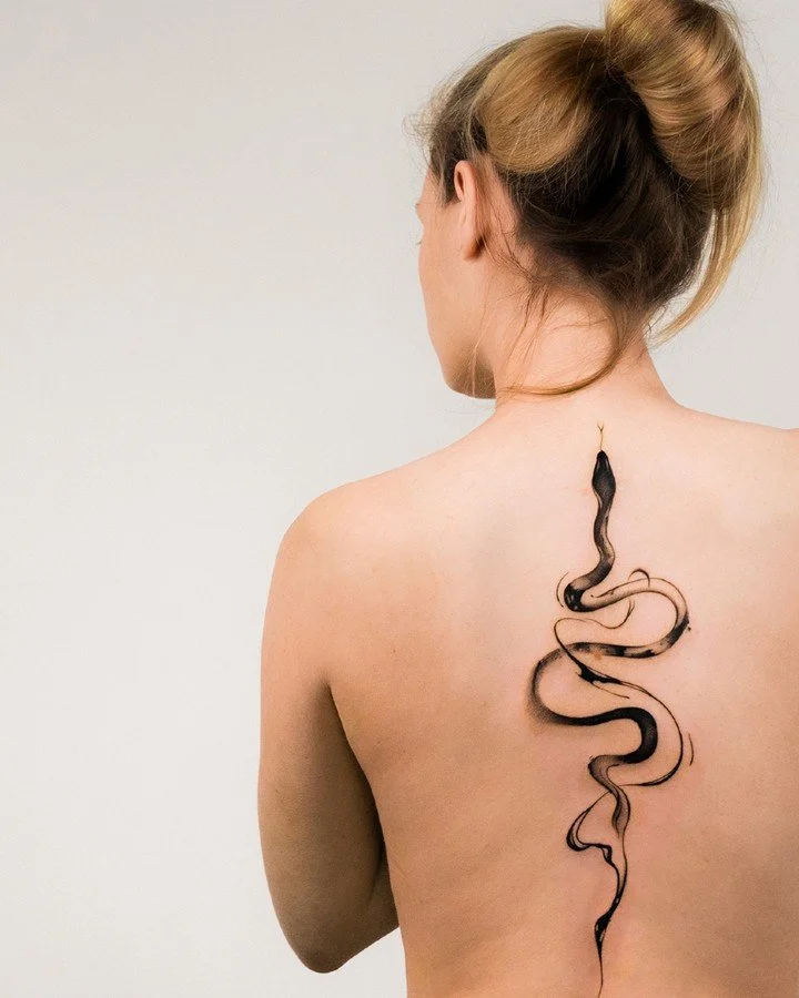 By Fede at @finetattoostudios. Ready for a new tattoo?
&bull;
For booking, contact us through DM or email 📩
&bull;
&bull;
#tattoos #tattoolife #finelinetattoo #inkjunkeyz #inkedup #seattleink #seattletattoo #tattooideas @fedetronconitattoo