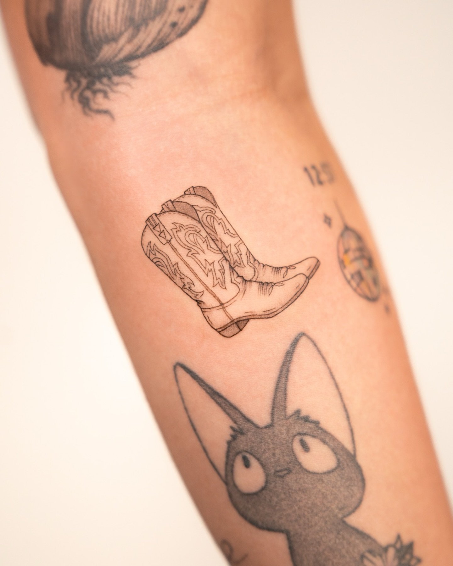 Who&rsquo;s next to get some cowboy boots? 🤠
&mdash;
DM us your idea. We&rsquo;ll guide you through the booking process.

Artist: [ @franka_tattoo ]

Fine Studio is a Seattle-based tattoo studio specializing in custom, high-end work. If you&rsquo;re