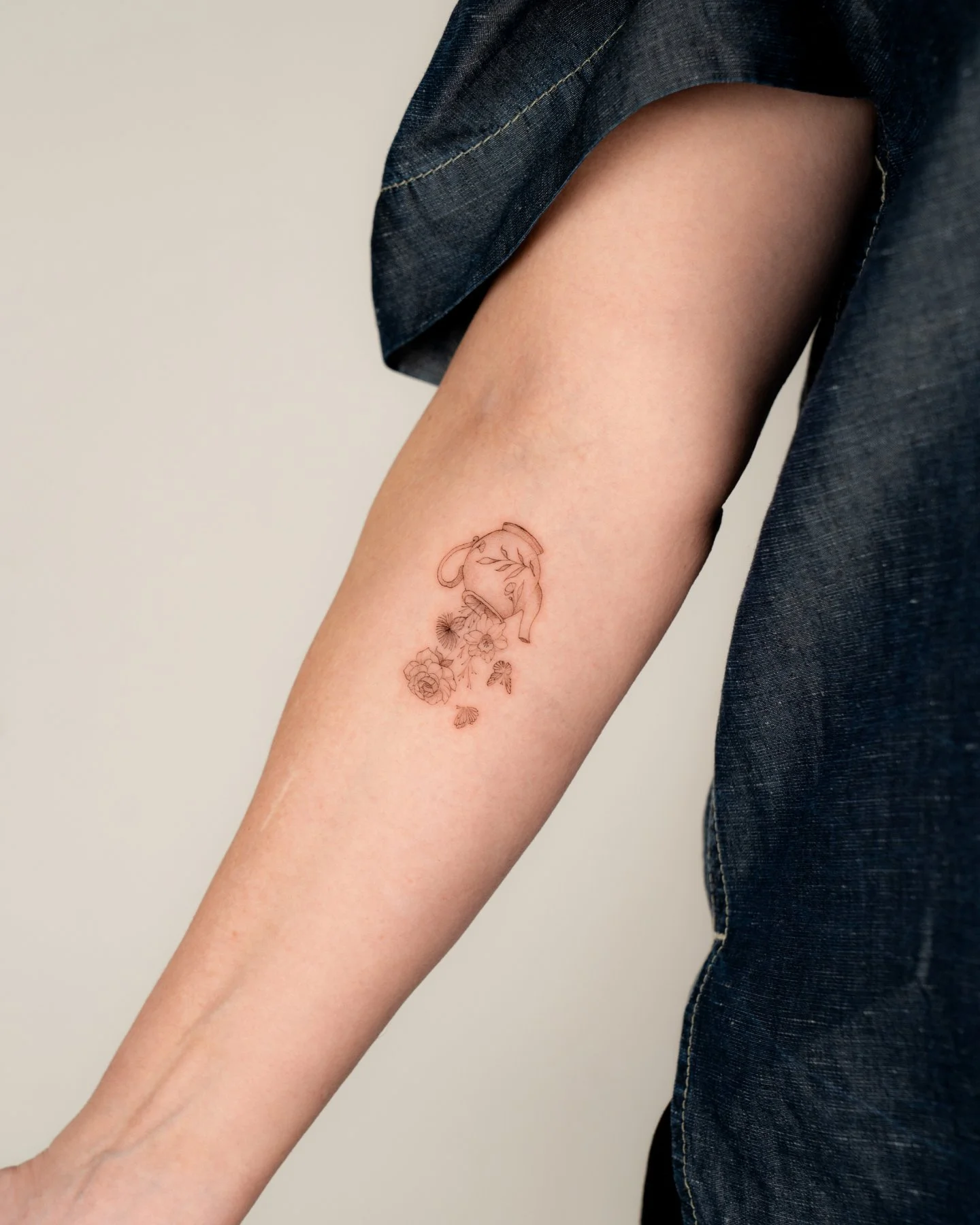 The most beautiful things are the simple ones 🍃
-
DM us your idea. We'll guide you through the booking process.

Artist: @anisha.tattoo

Fine Studio is a Seattle-based tattoo studio specializing in custom, high-end work. If you're searching for fine