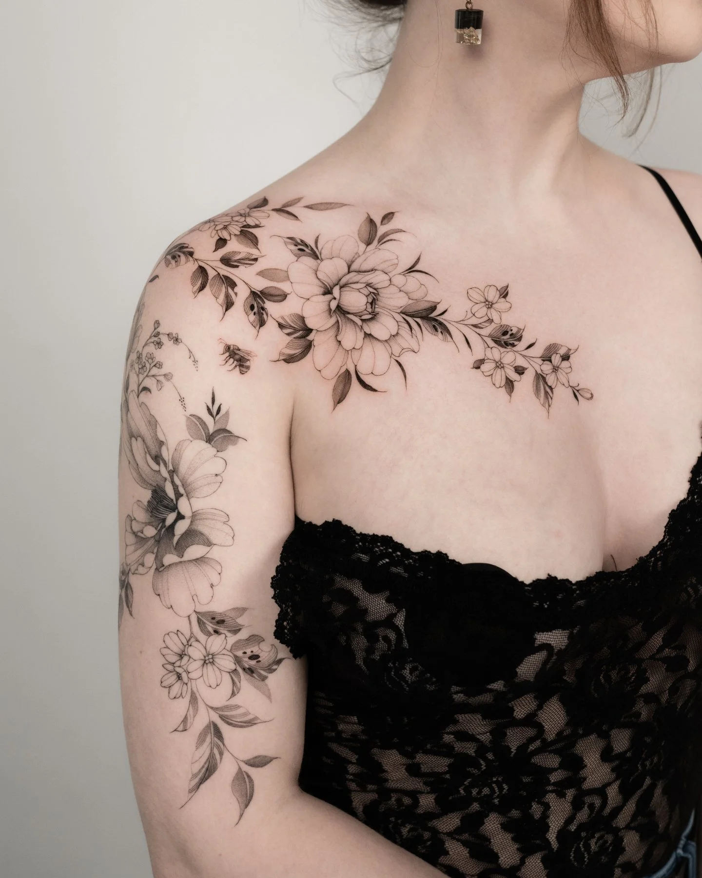 Designed to flow around the body
&mdash;
Booking through DM or email.

Artist: [ @fedetronconitattoo ]

Fine Studio | South Lake Union, Seattle. Custom fine line and floral tattoos, designed from scratch with botanical detail and natural movement. #p