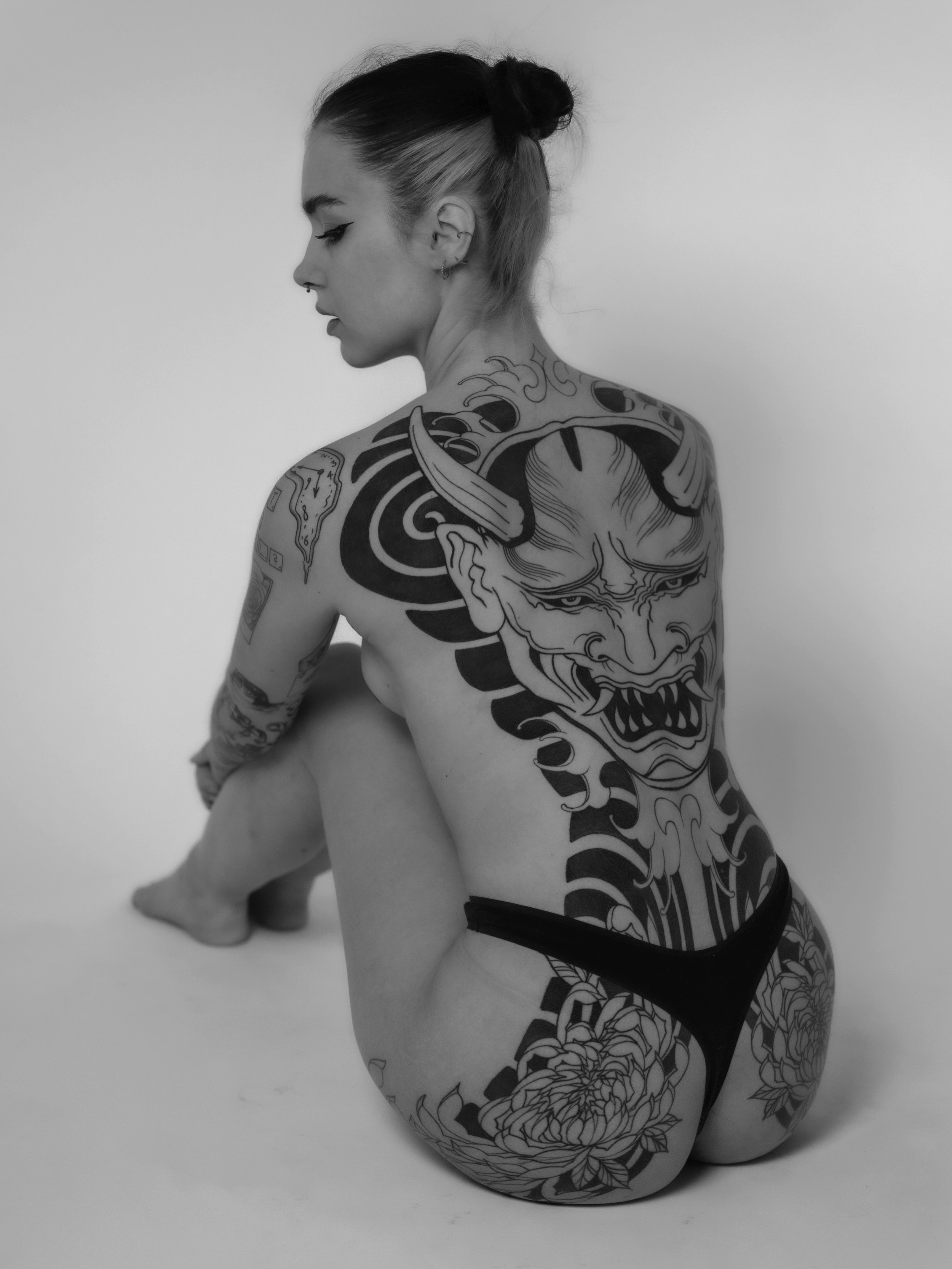 Custom work at @finetattoostudios
&mdash;
Booking through DM or email.

Artist: [ @fedetronconitattoo ]

Fine Studio | South Lake Union, Seattle. Custom tattoos, designed from scratch with detail and natural movement. #blackwork #blackandgreytattoo #