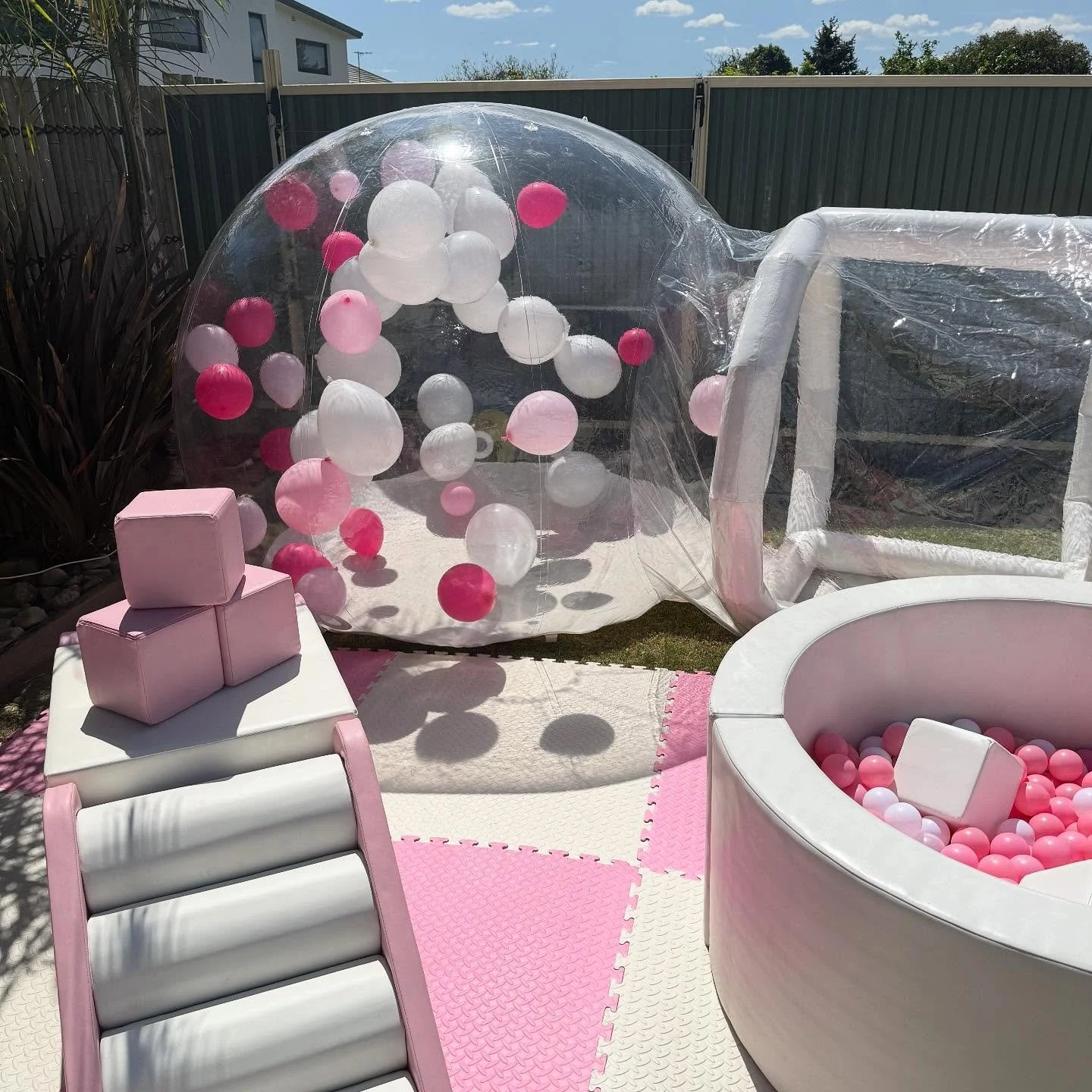 The PINK moment 🎀
Our Fairy Floss Soft Play + Bubble Dome creating the sweetest backdrop for your next event! 

#bubbledome #jumpingcastle #magicamoments #luxekidsparty #sydneysoftplay #kidspartysydney #1stbirthday