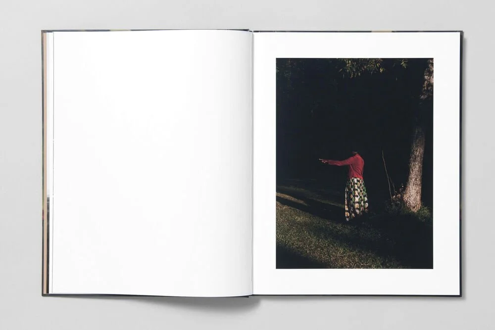 Blackwater  初版　Robbie Lawrence Robbie Lawrence, Blackwater River — Amers Books