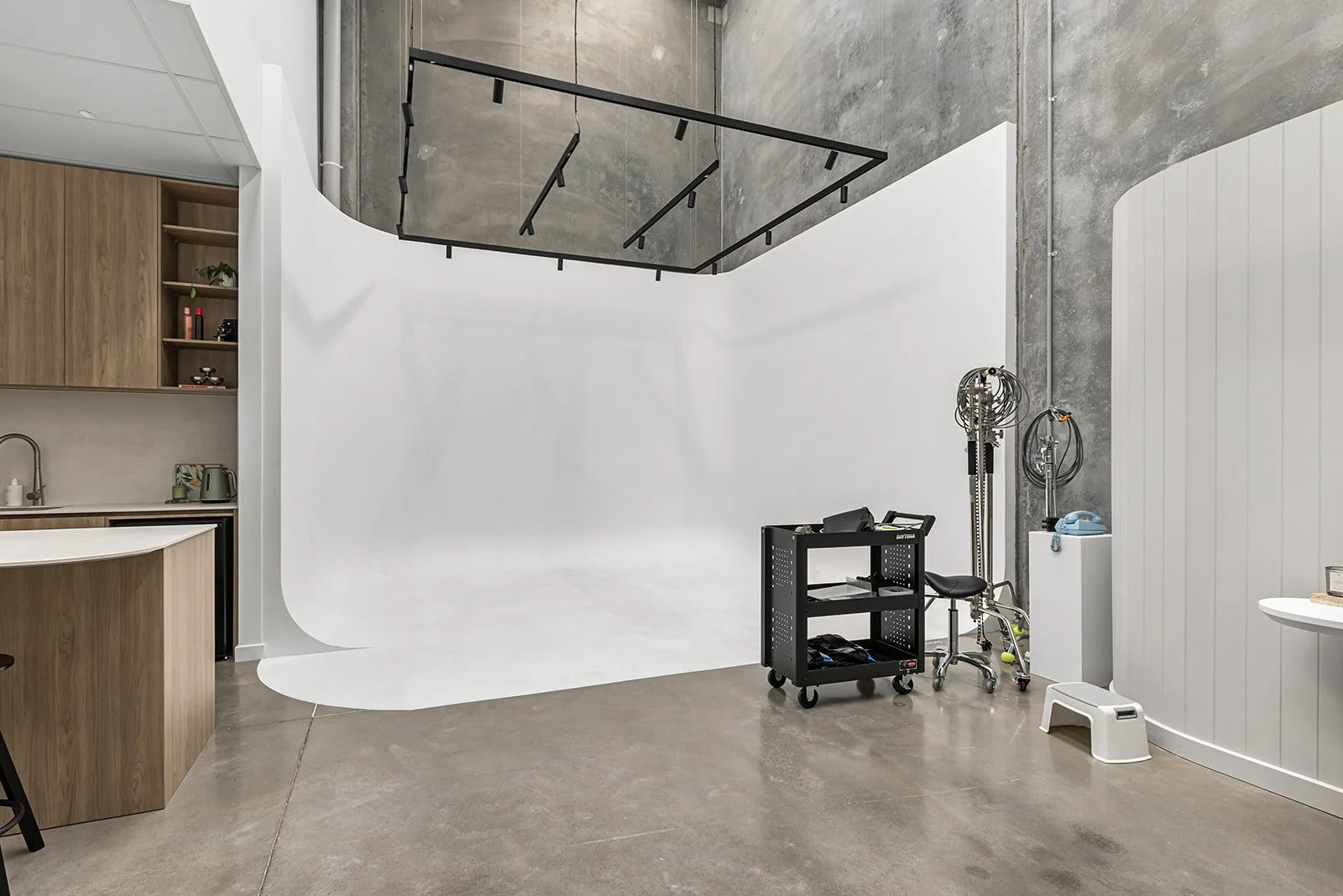 U shaped cyclorama wall. 4.8m wide x 3m on each side x 3.6m high.