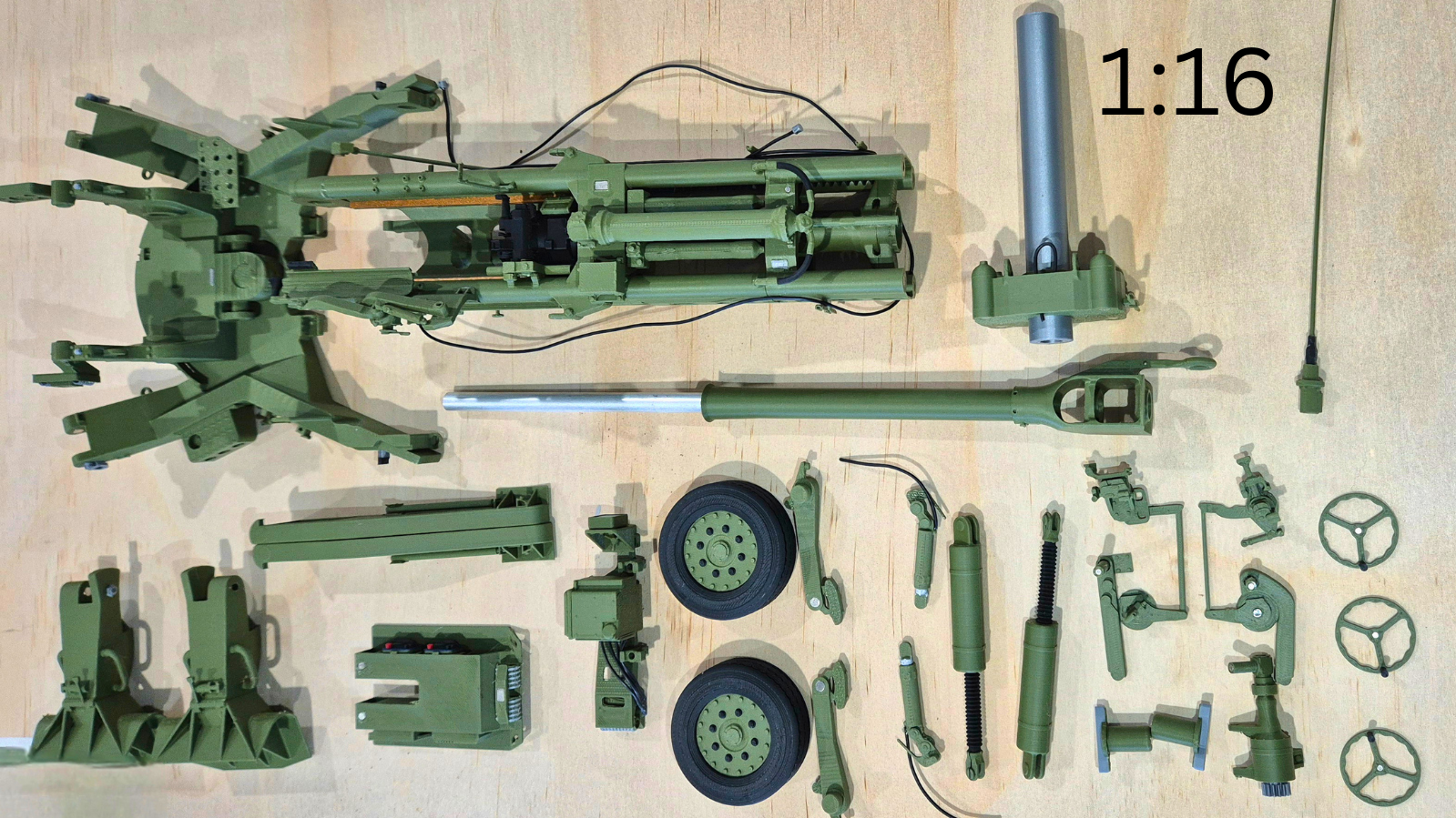 A field stripped 1:16 M777