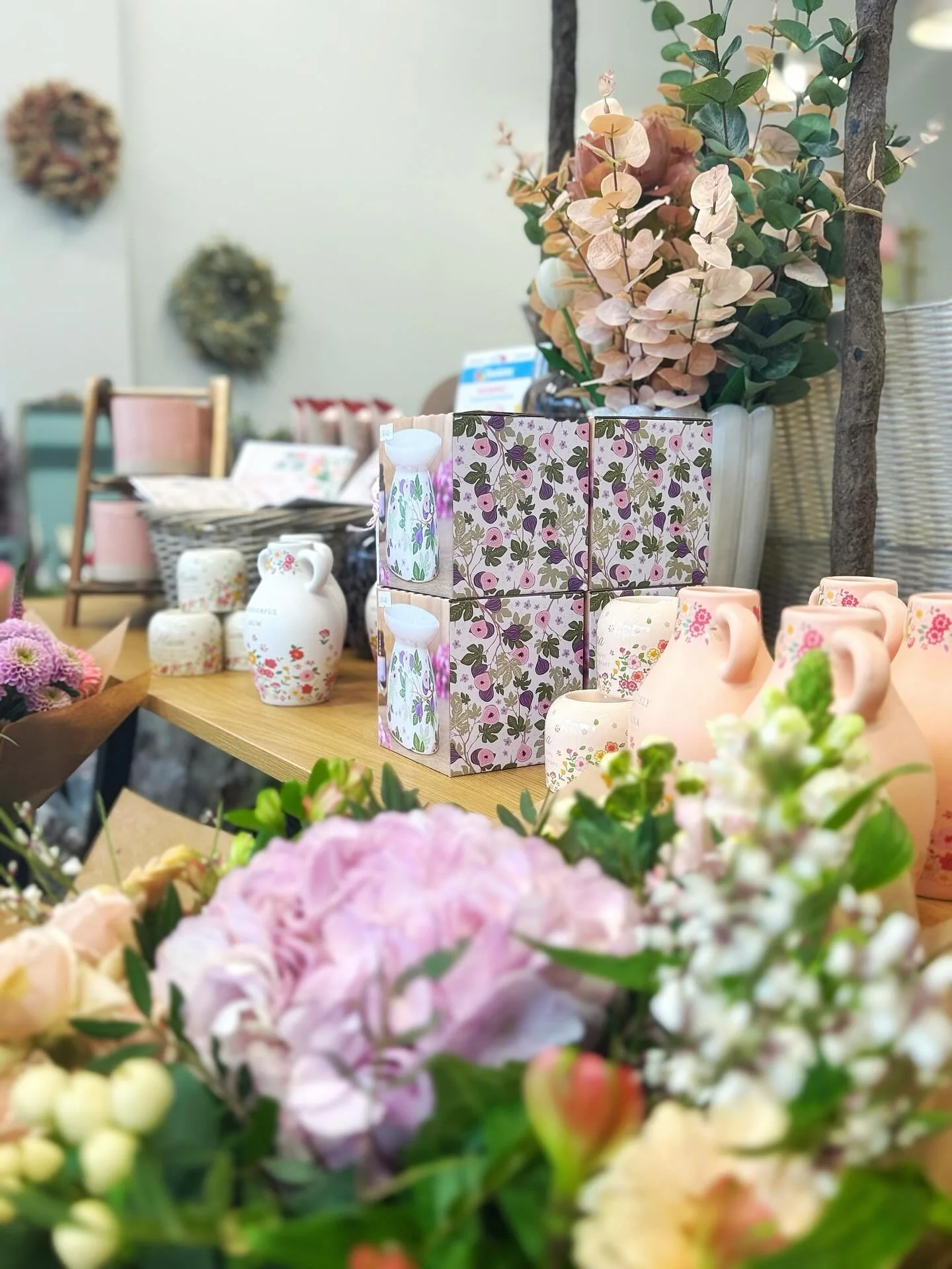 💐Make Mother's Day enchanting with our gorgeous products for that special person, don&rsquo;t forget to PRE-ORDER flowers to make it an unforgettable day. 

💻- www.tuliptreasures.co.uk 

📞- 07864321165 

📍- Tulip Treasures Florist, 8, High Street