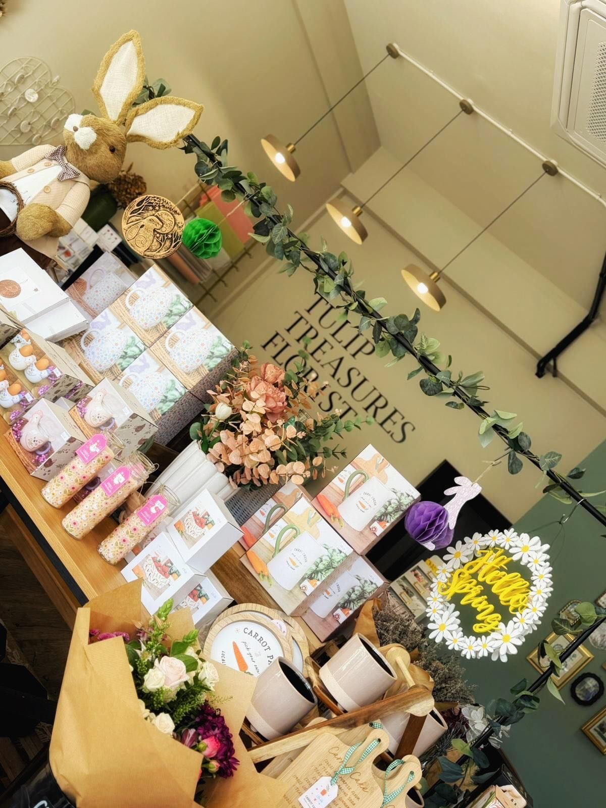 Get ready for an egg-cellent Easter! 🐣🌼 Fresh flowers and delightful gifts are here! Come visit us today and find the perfect treat to make your Easter basket shine! 

📍Tulip Treasures Florist, 8, Hight Street, Shepperton, TW17 9AW