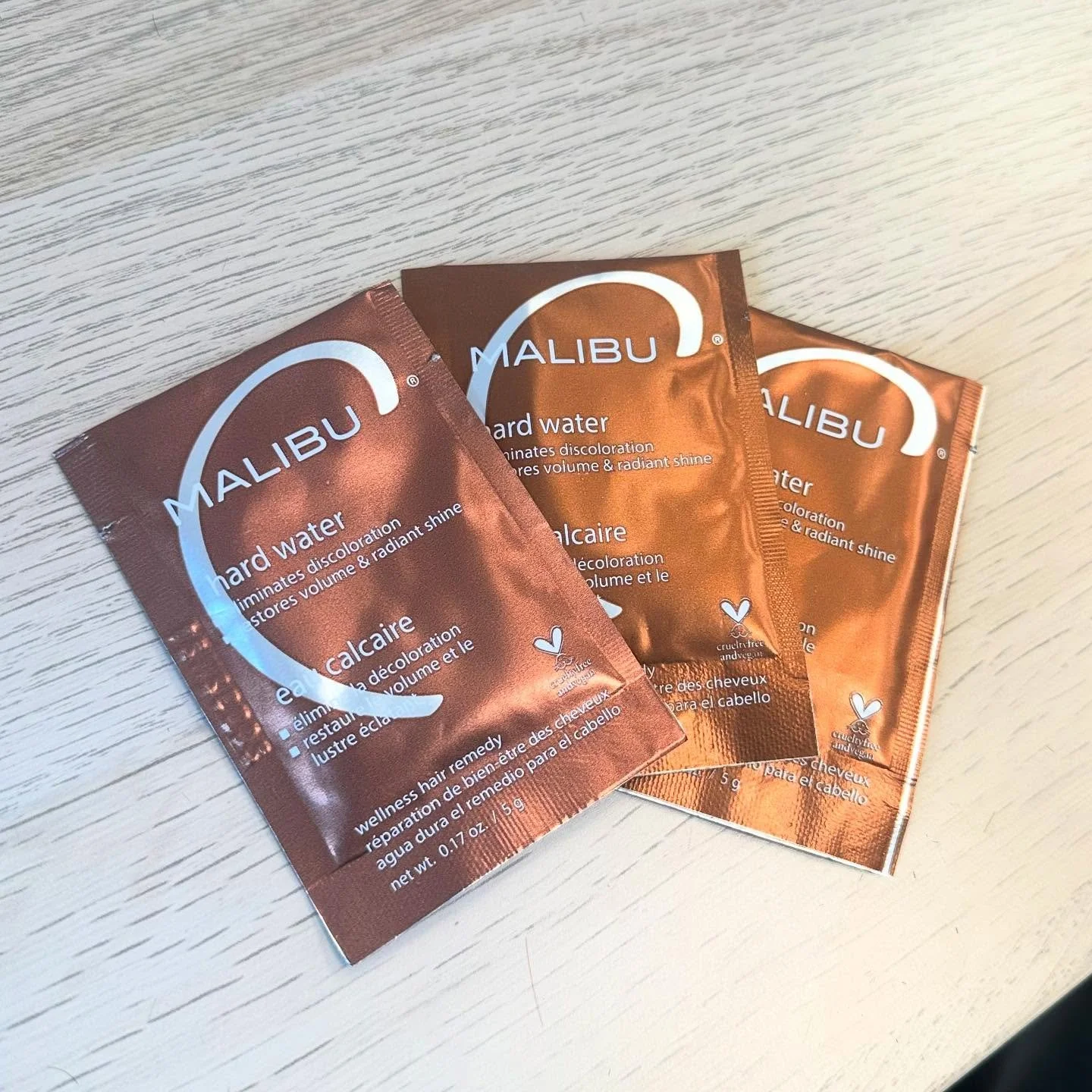 OUR SUMMER HERO: Malibu C ☀️ 
Summer can cause mayhem with extensions. 
UV, sun, chlorine, salt water and sun cream can discolour hair extensions leaving behind a pinky/peachy hue. You need to be extra careful and take extra precautions holiday- and 