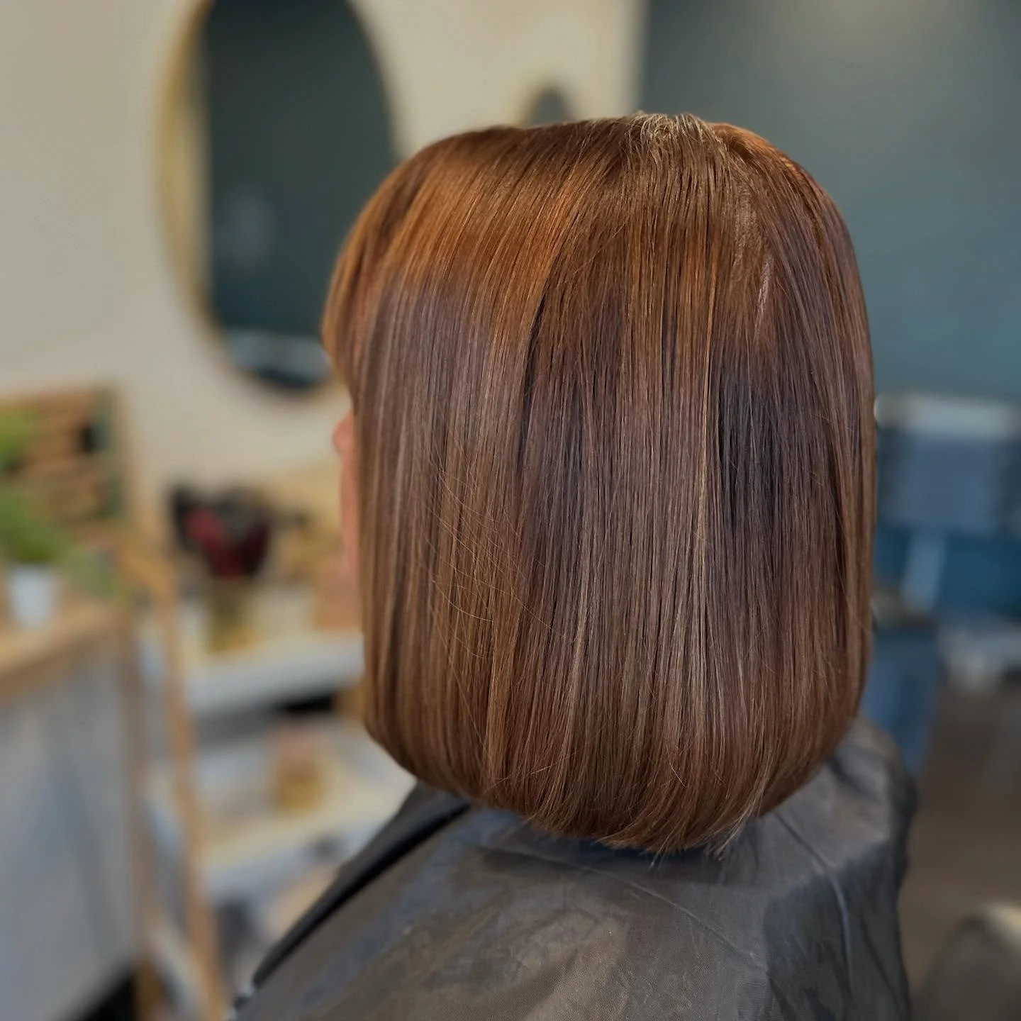 Do you have a bob but want the ends to be sharper and blunt? 
Adding extensions can make your bob have the edge! 🔥 
Here we added 40g of nano weave over 1 row to give the impact on those edges &amp; give overall thickness! 
Fancy learning more? 
Sen