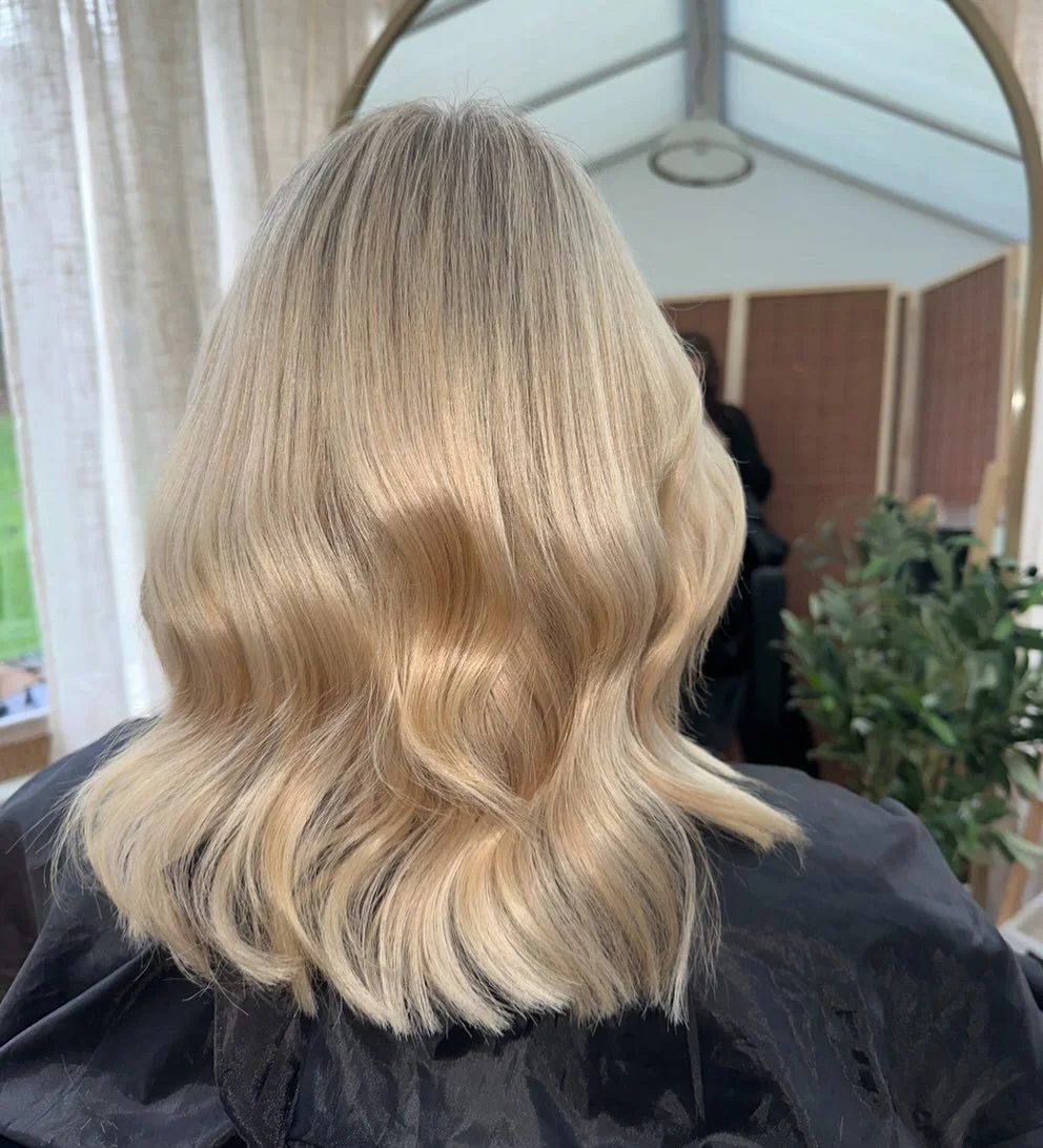 It&rsquo;s not always about adding length&hellip; sometimes it&rsquo;s just about adding a little bit of hair to make a big difference ✨

One of my favourite things to do is use extensions to rebalance the hair.

Here we added just 2 packs of nano ex