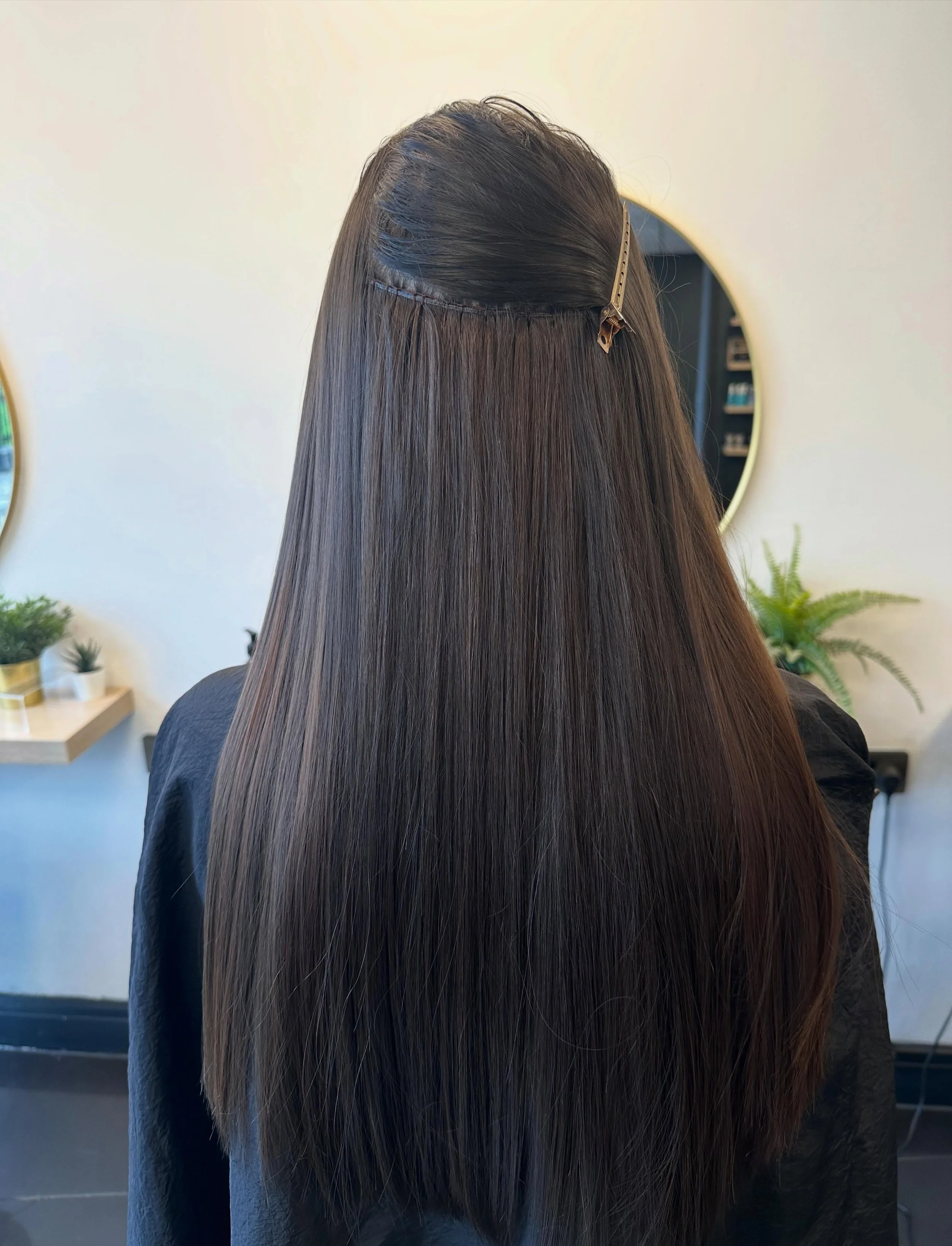 Just wow at this shine ✨

We added just 1 row of Nano Weave for extra thickness &mdash; and look how discreet it sits! 🤍

Nano Weave is around 5x smaller than a traditional weave, meaning it lays super flat against the head for the most natural, sea