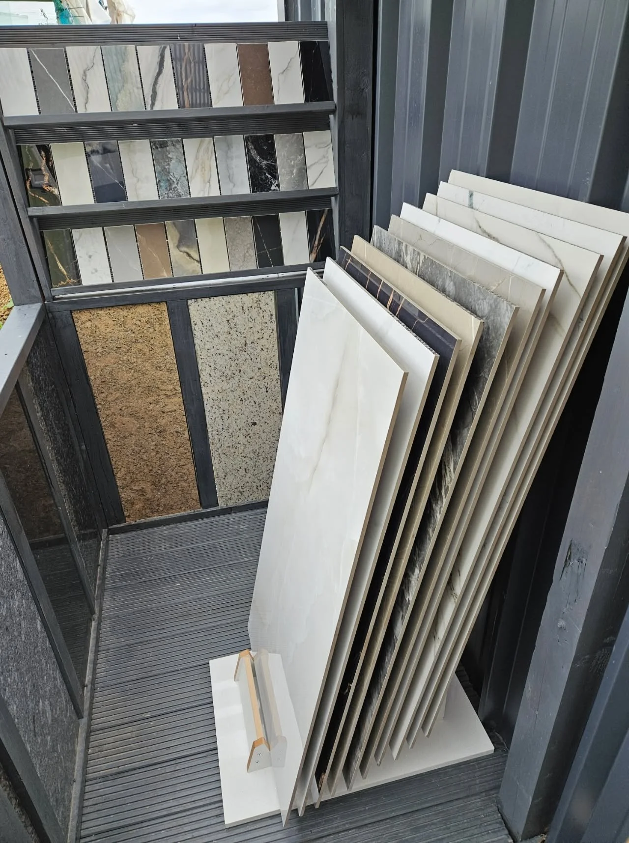 β¨ NEW ARRIVAL – PREMIUM PORCELAIN TILES ON SALE! β¨
Transform your space with these stunning 1200 x 600mm Porcelain tiles, the perfect blend of style, strength, and sophistication.
Don’t miss out! Upgrade your home or project today with