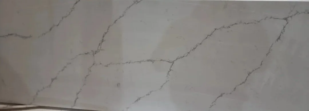 LT300 - 2520 x 900mm
Carrara Enigma 20mm Quartz
