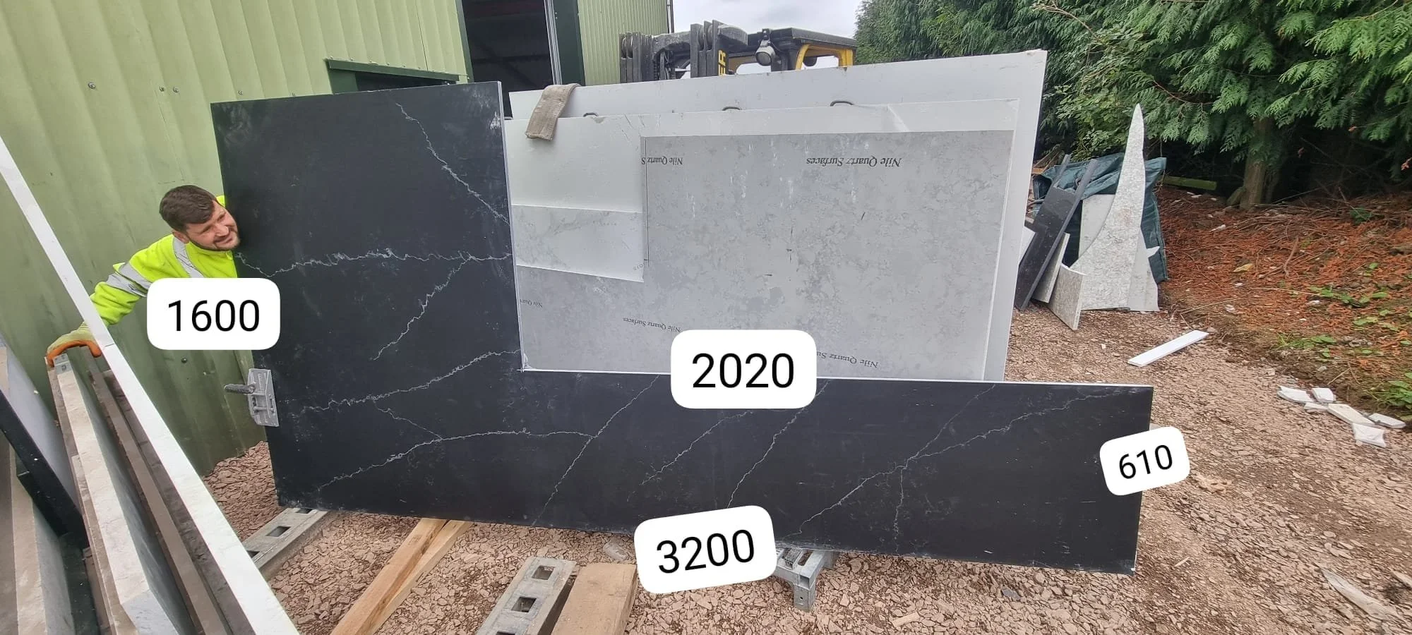 LT292 - L Shape
SoapStone Quartz 20mm