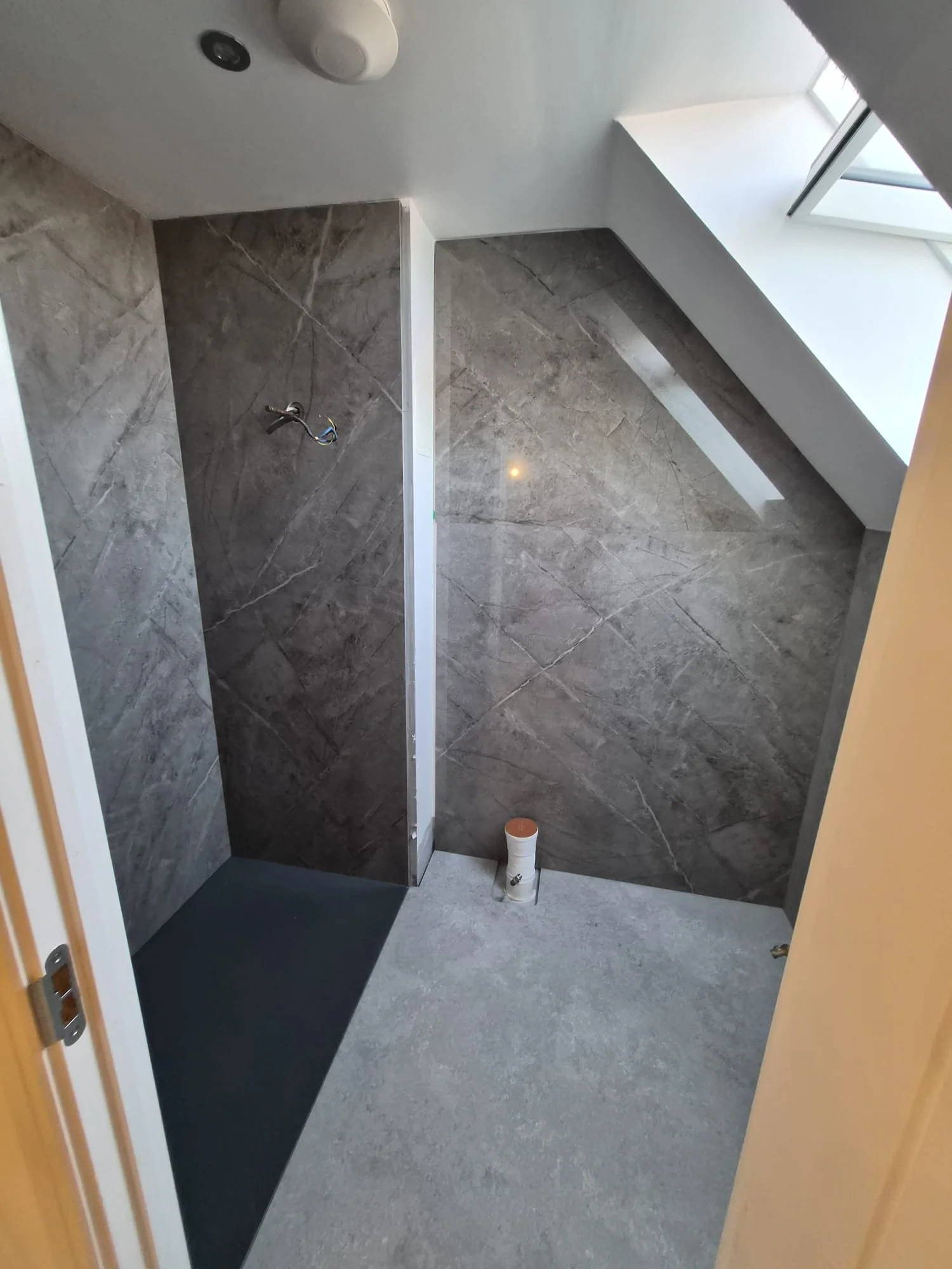 Dekton 3.jpeg