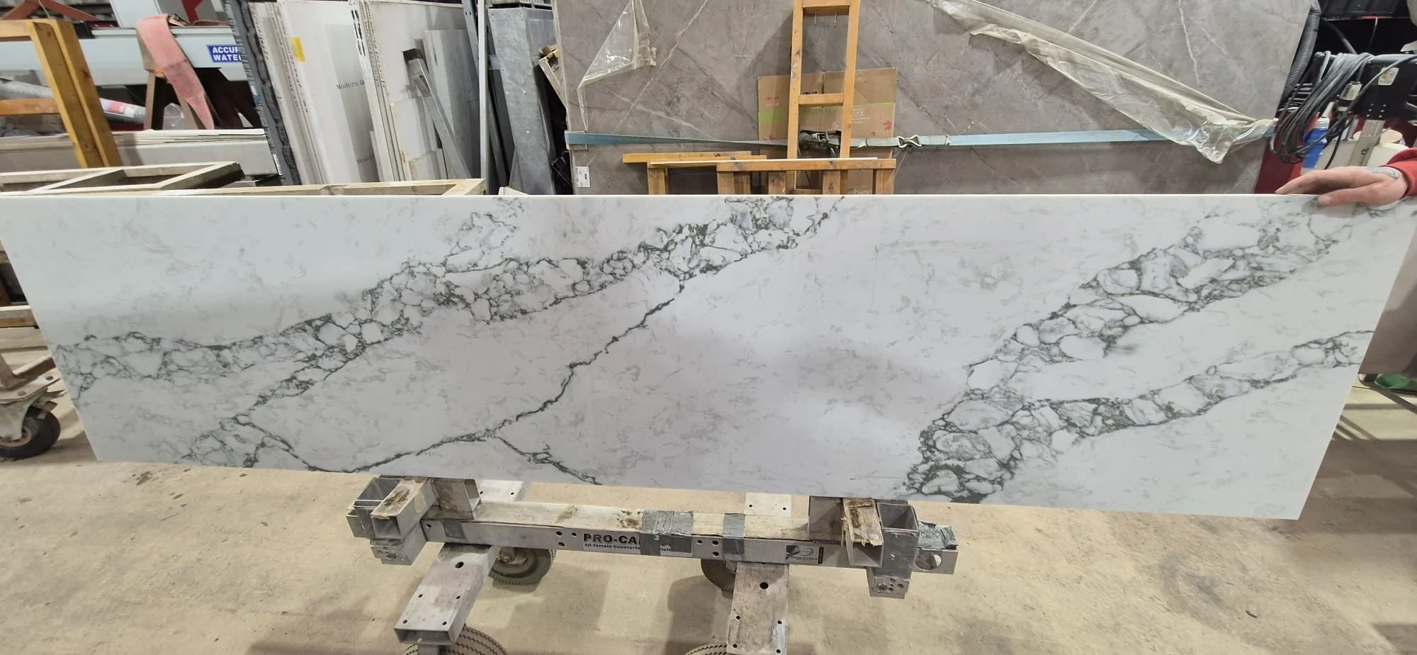 LT336 - 2780x640mm
Corchia Uffizi Polished 20mm Quartz
