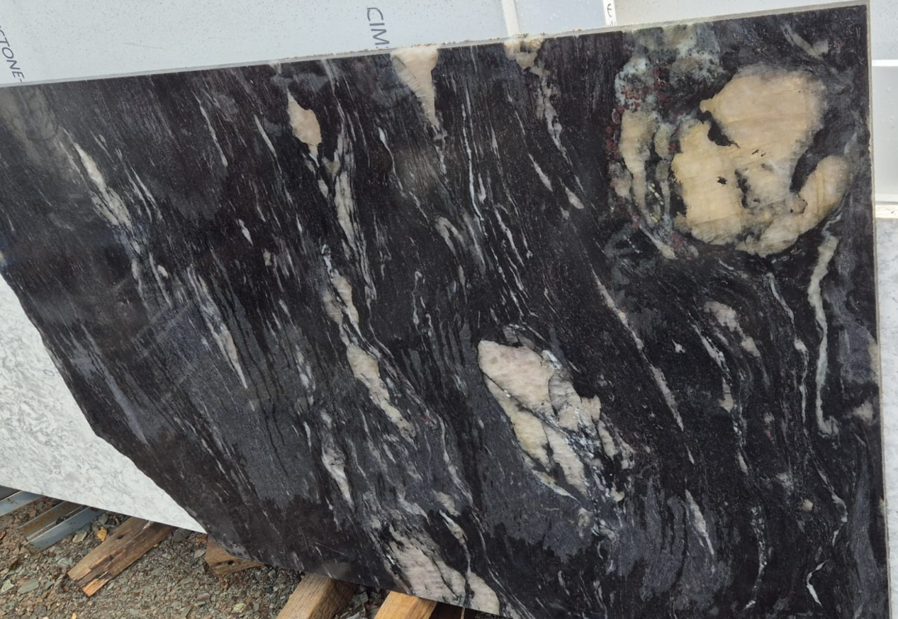 LT329 - 1290 x 980mm
Cosmic Black 20mm polished Granite 