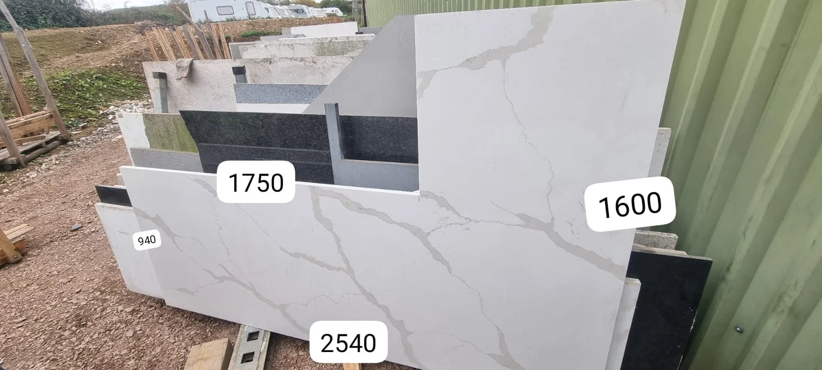 LT291 - L Shape
Calacatta Quartz 30mm