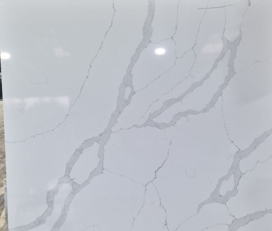 LT326 - 1600 x 1580mm
Florence 30mm polished Quartz 