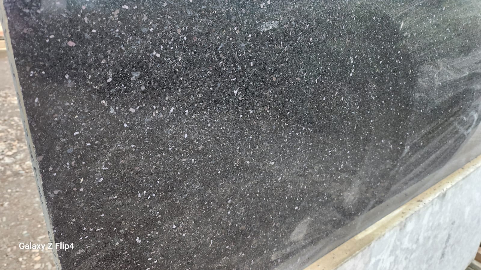 LT222 - 2900x1000mm
Star Gate 30mm Granite