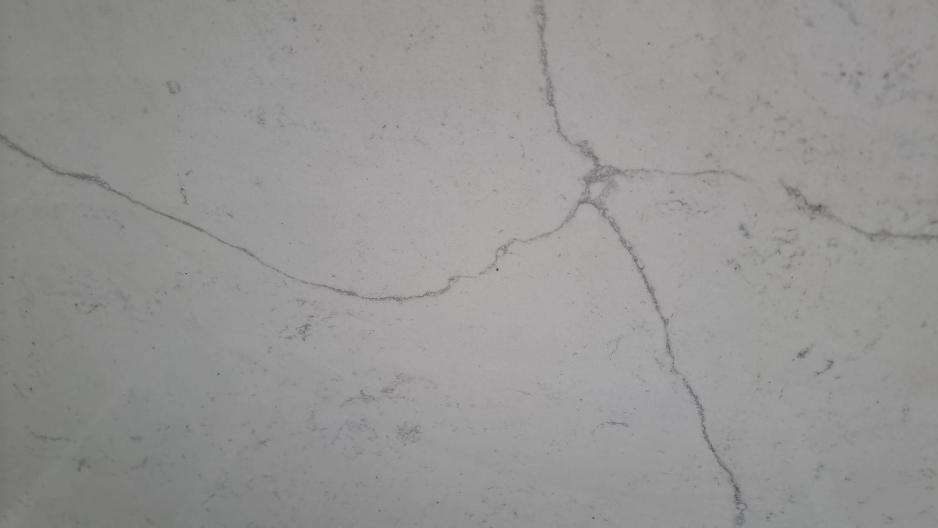 LT226 - 3200x580mm
Avalanche Quartz 30mm