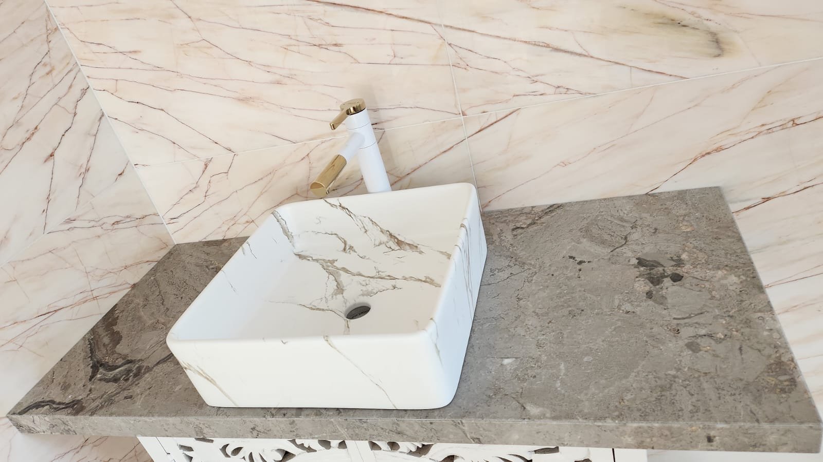 Grey Marble 2 .jpg