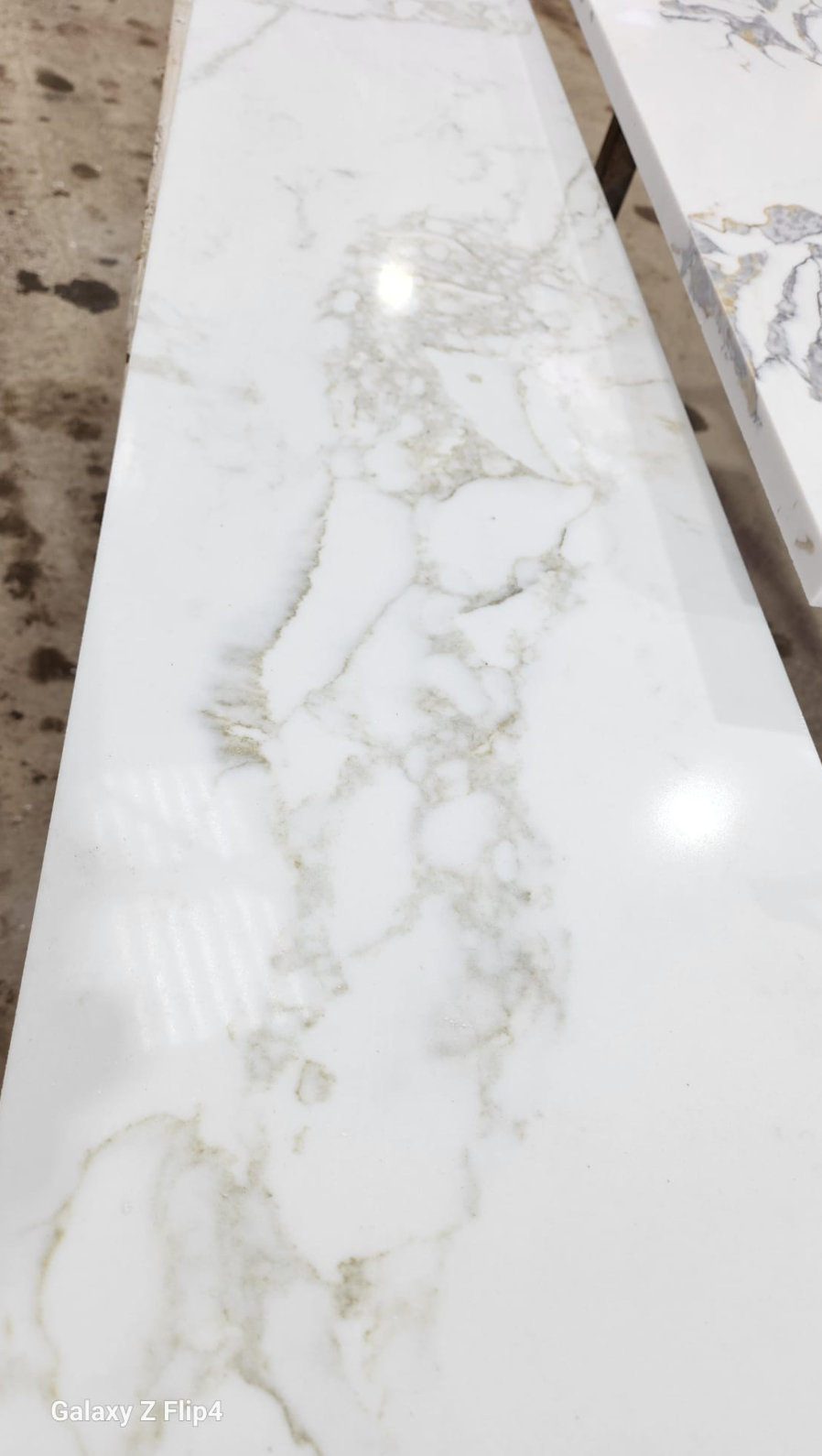 LT315 - 2000 x 280mm
Marbled Quartz 20mm polished 