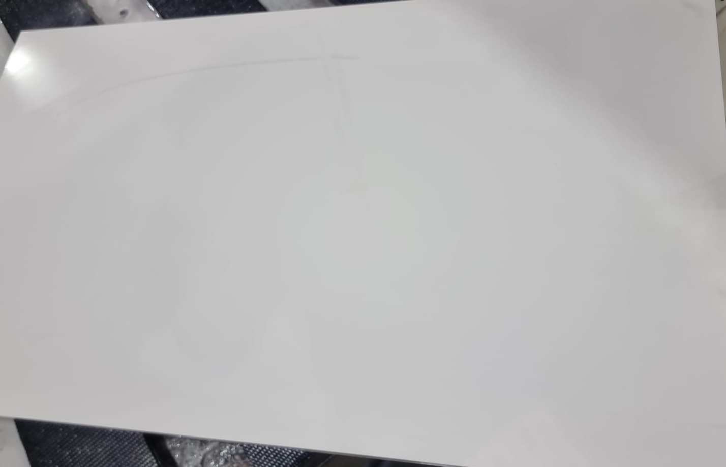 LT321 - 1170 x 680mm 
Super White 20mm polished Quatyz 