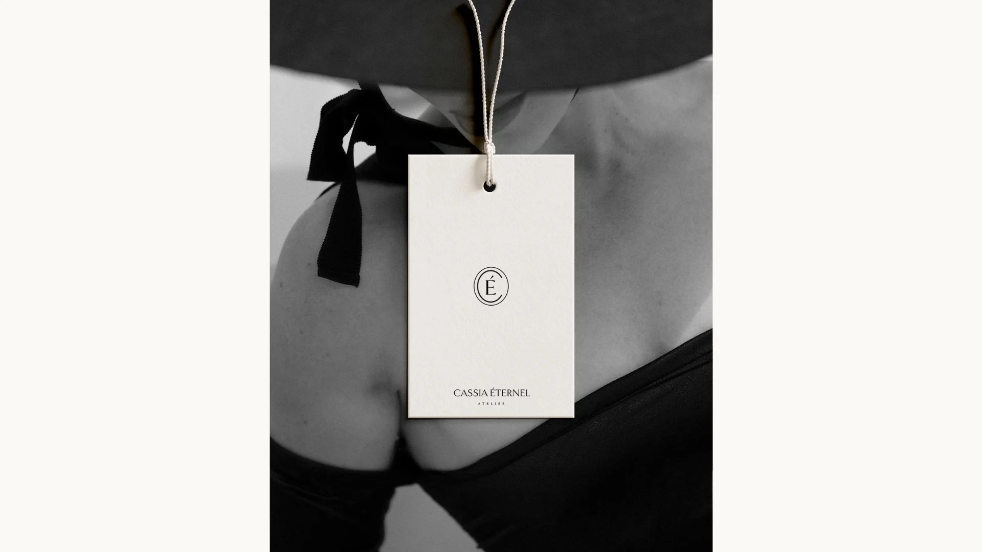 Clean and minimal visual identity for an elegant clothing atelier