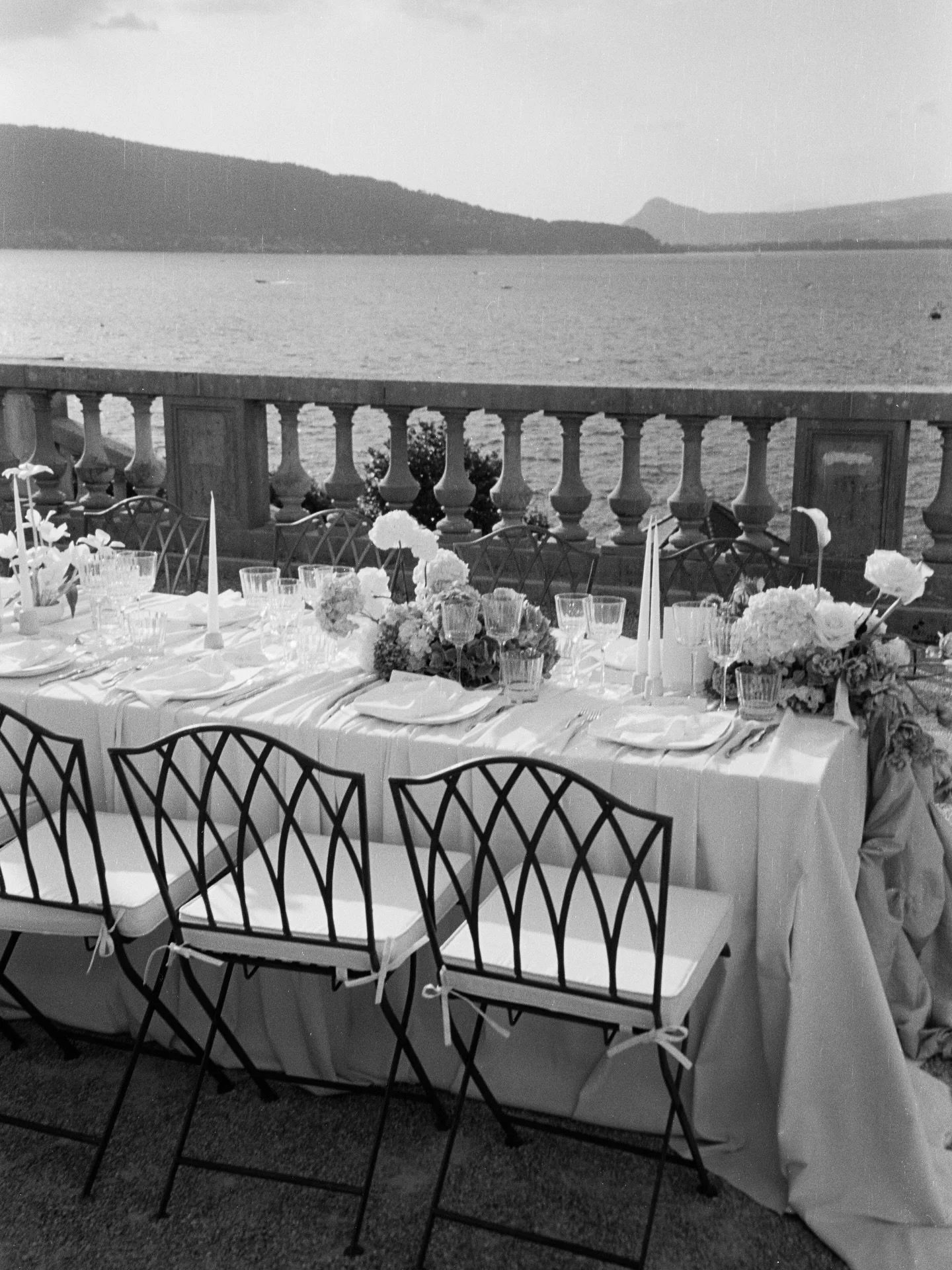 dinner by lake Annecy 🕯️ shot on film
.
.
.
.
.
.
.
.
.
#weddinginfrance #weddingphotographer #filmphotography #destinationweddingphotographer