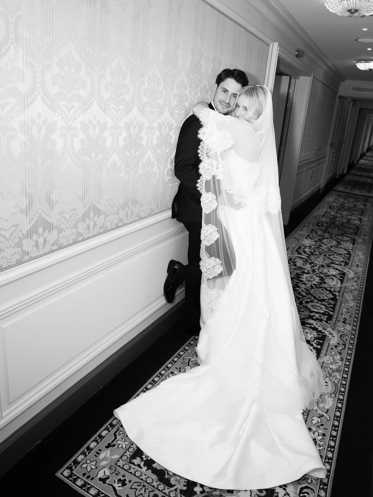 @ritzparis is always a good idea 💍
.
.
.
.
.
.
.
.
.
.
.
#pariswedding #weddingeditorial #destinationweddingphotographer#weddingstyleinspo #ritzpariswedding