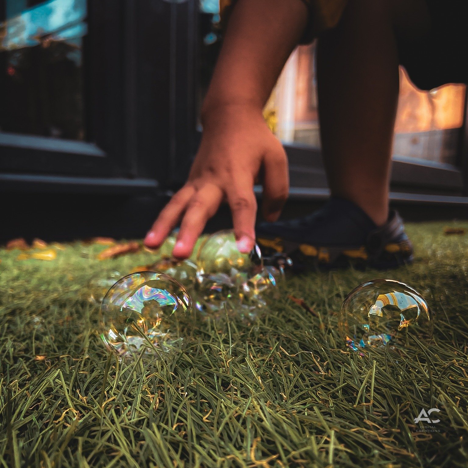 Sorry for bursting your bubble! 

#streetphotography  #creativeshots  #everydaymoments  #artofobservation  #photographylovers  #capturethemoment  #streetstyle  #visualstorytelling  #inthemoment  #lifeindetails  #acdigitalcreations #bubbles #kids #pla