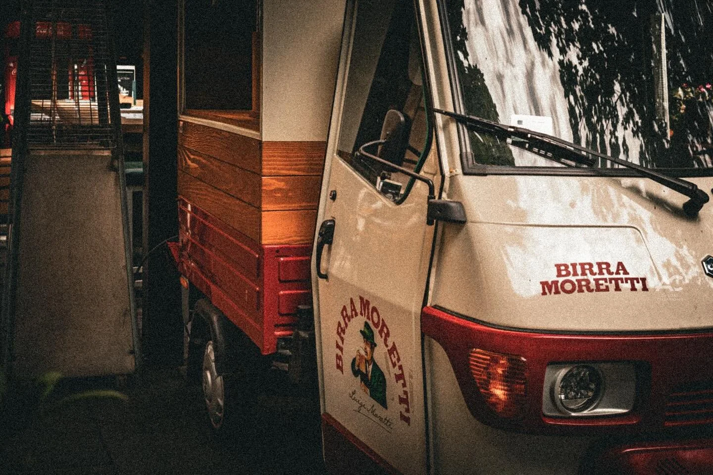 ⸻

It&rsquo;s always great to see old-school ways blending into modern life.

This vintage bike once carried deliveries through the streets &mdash; now it pours pints, reimagined as a beer dispenser right in the heart of the city.

I wanted to captur