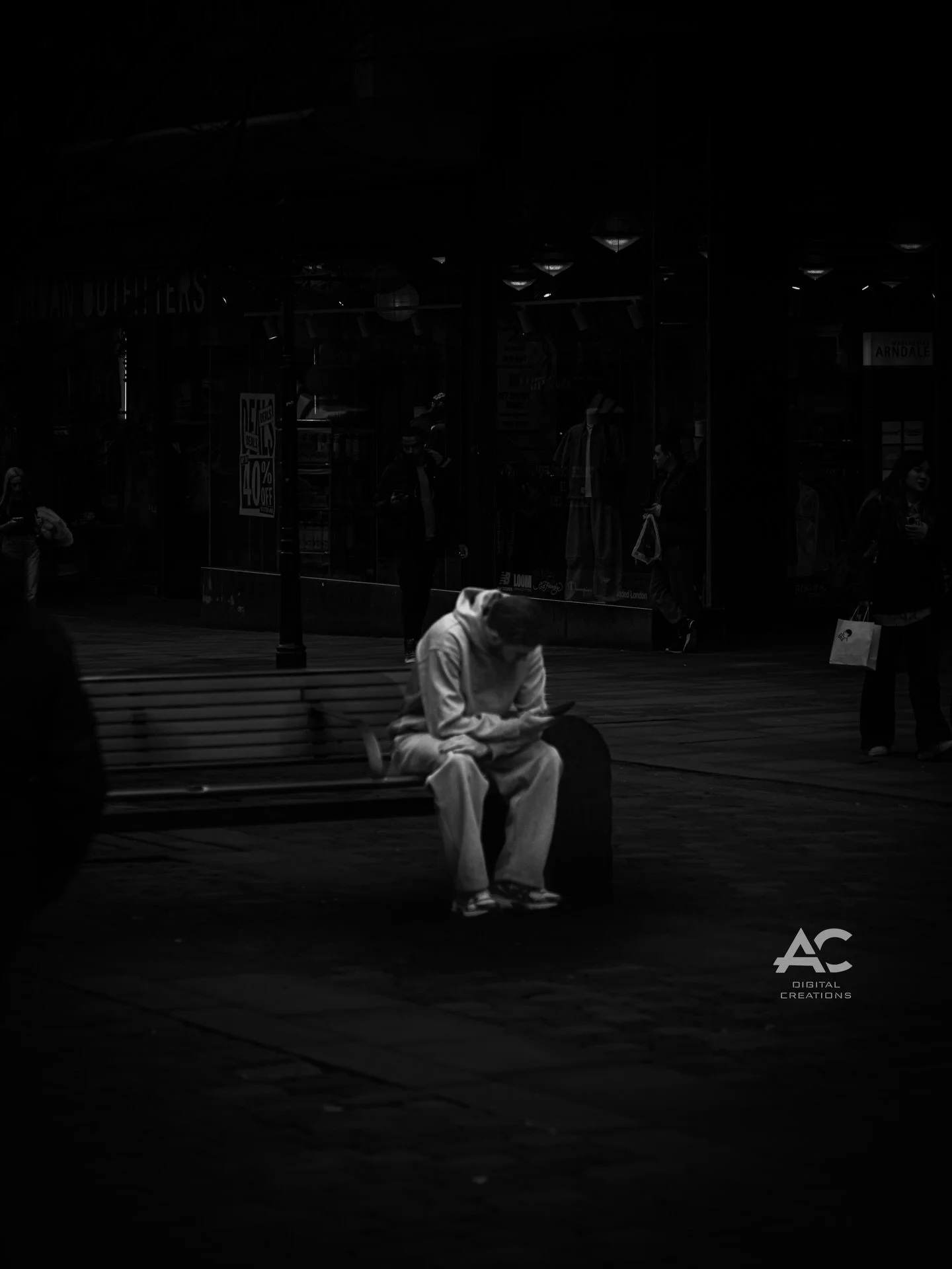 Look around for a moment.

In caf&eacute;s, on buses, walking down the street&hellip; heads down, eyes locked onto a screen. A whole world happening around us, yet so many moments are missed because we&rsquo;re glued to our phones.

Technology connec