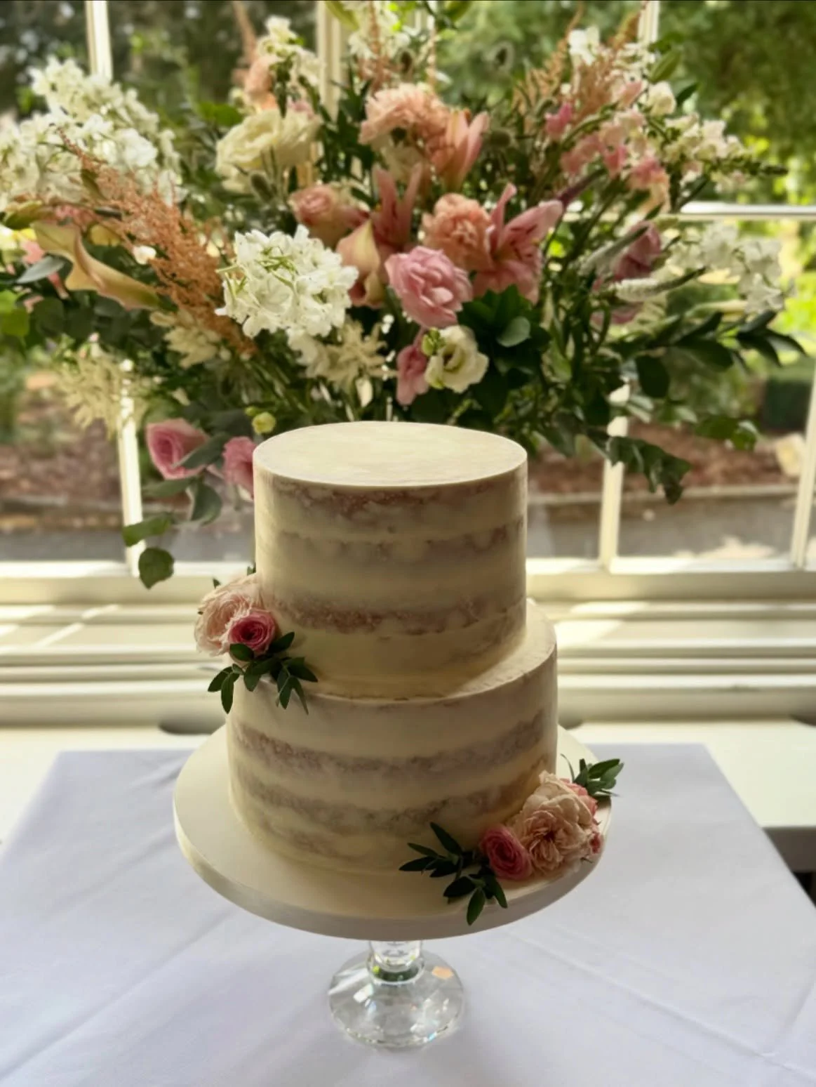 Congratulations to Emma &amp; Simon who were married earlier today @rowton.castle 

The flowers/foliage used to decorate the cakes were supplied by Emma&rsquo;s Godmother Victoria who did all the wedding flowers.

#shropshirewedding #shrewsbury #cast