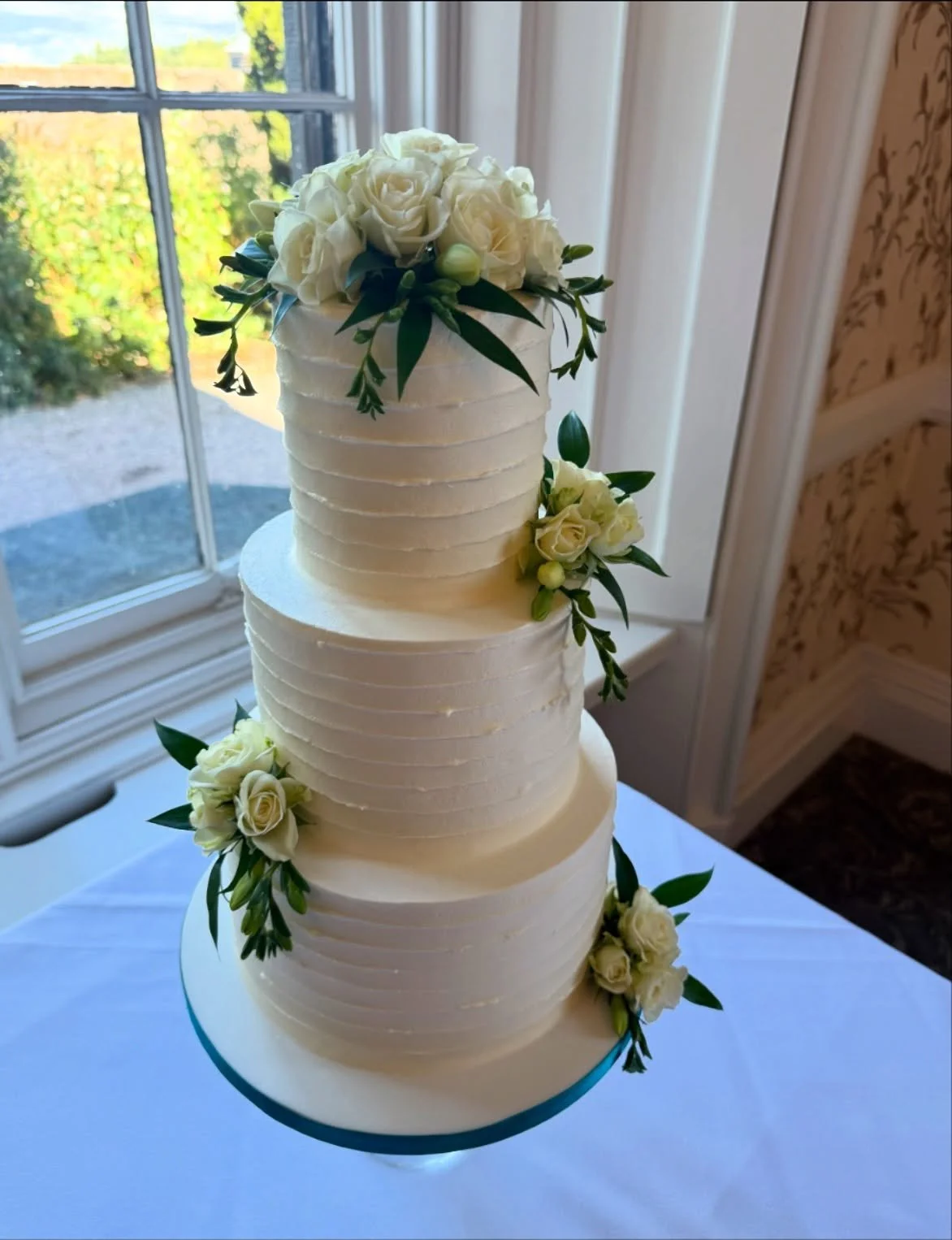 Congratulations to Elena and Christopher who were married today @rowton.castle 

The cakes were 8&rdquo;, 6&rdquo; with the top tier 4&rdquo; in diameter. The flowers/foliage supplied by @annewhysallflorists were chosen so that they didn&rsquo;t over