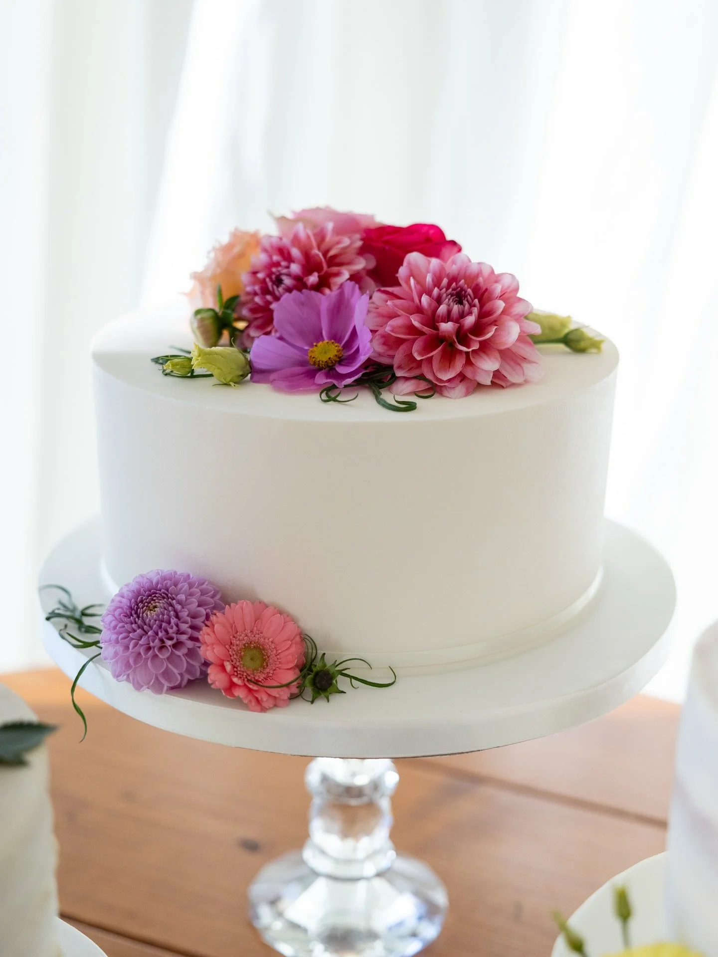 Last year I was involved in a photo shoot @hencoteweddings @hencoteestate which has today been been featured on @englishweddingblog.website.

https://english-wedding.com/2026/01/colourful-marquee-wedding-inspiration-in-the-shropshire-countryside/

A 