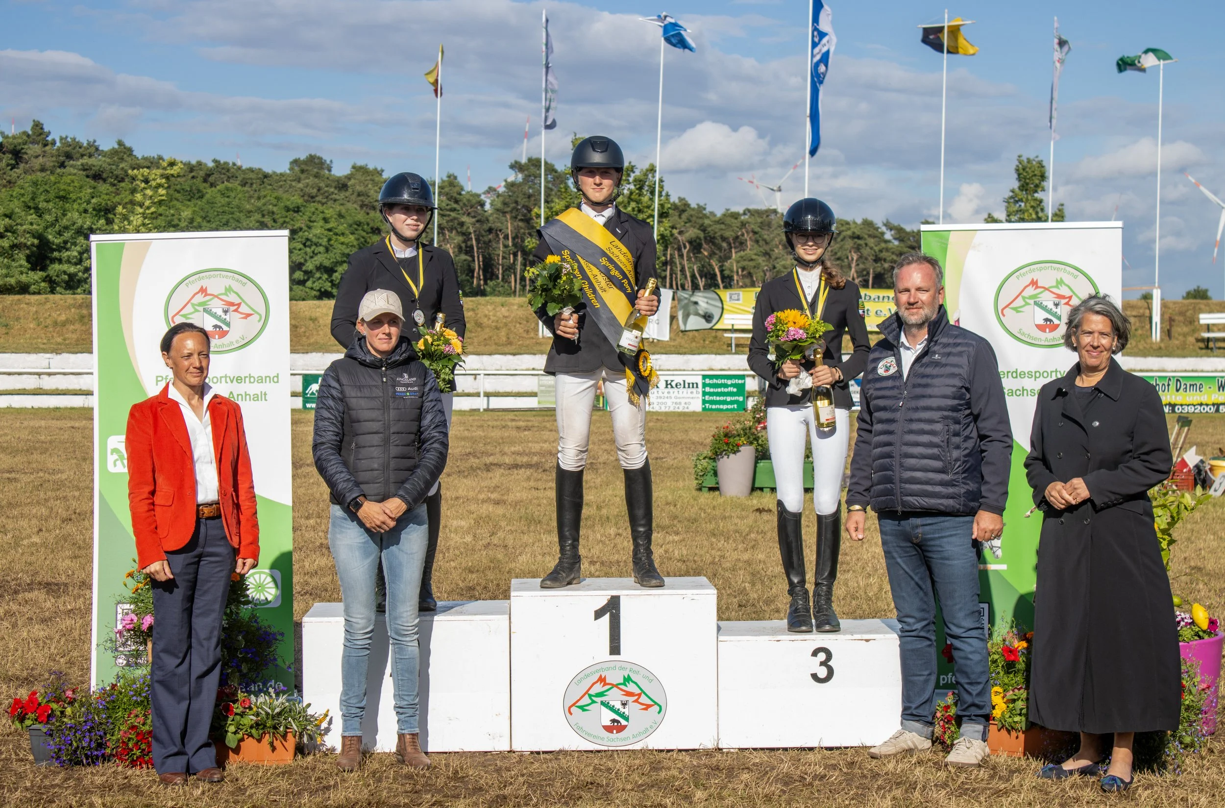 Springen Pony Gold Tim Reichelt Silber Lucy Neumeister Bronze Sonja Schlubeck.JPG