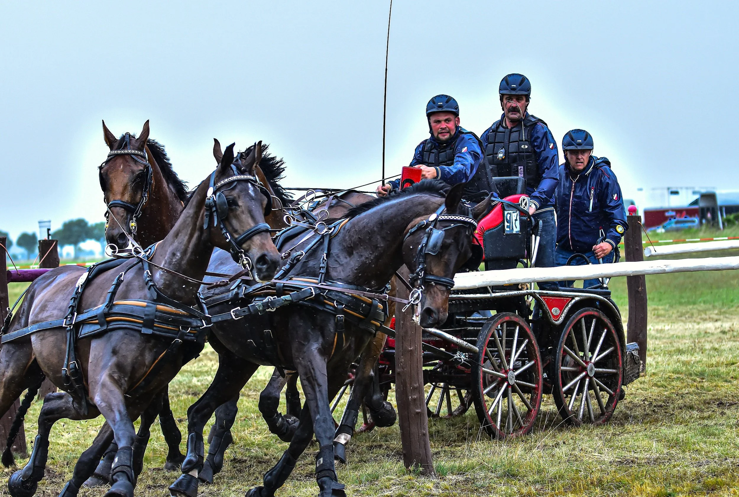 Markus und Beifahrer Jörg Stottmeister und Michael Müller.jpg