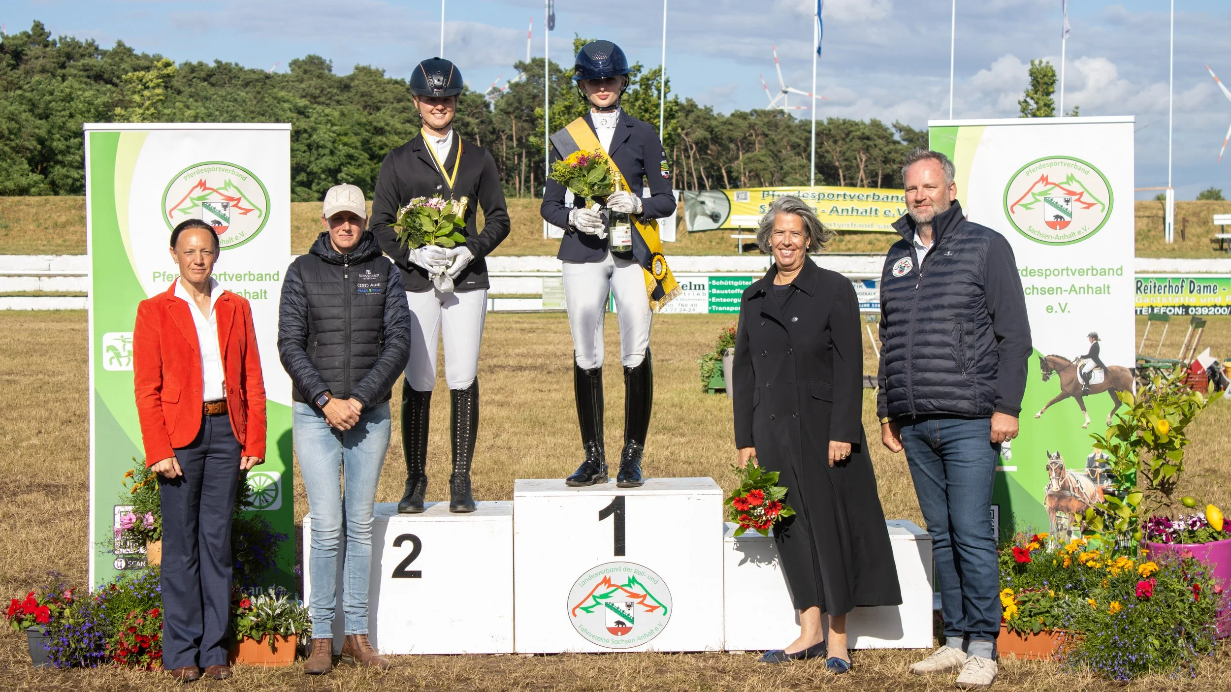 Dressur Junge Reiter Gold Charlotte von Kornatzki Silber Luna Uhlemann.jpg