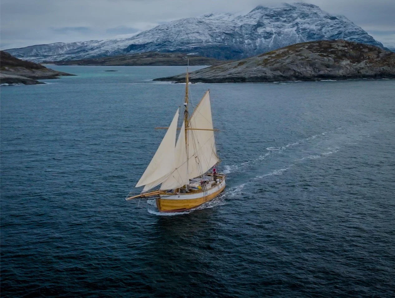Alma seiler i Amundsens NWP kjølvann